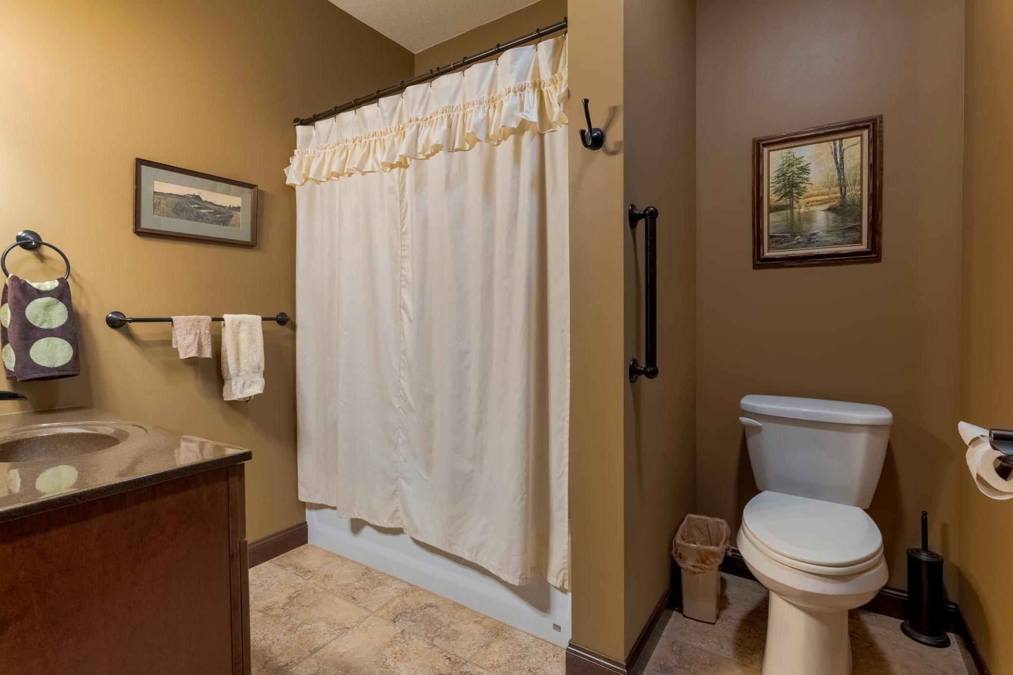 2013 townhouse for sale at 1300 Event Center Drive NE, Unit 12 in Bemidji, MN — 2 bed, 2 bath (photo 20 of 25)