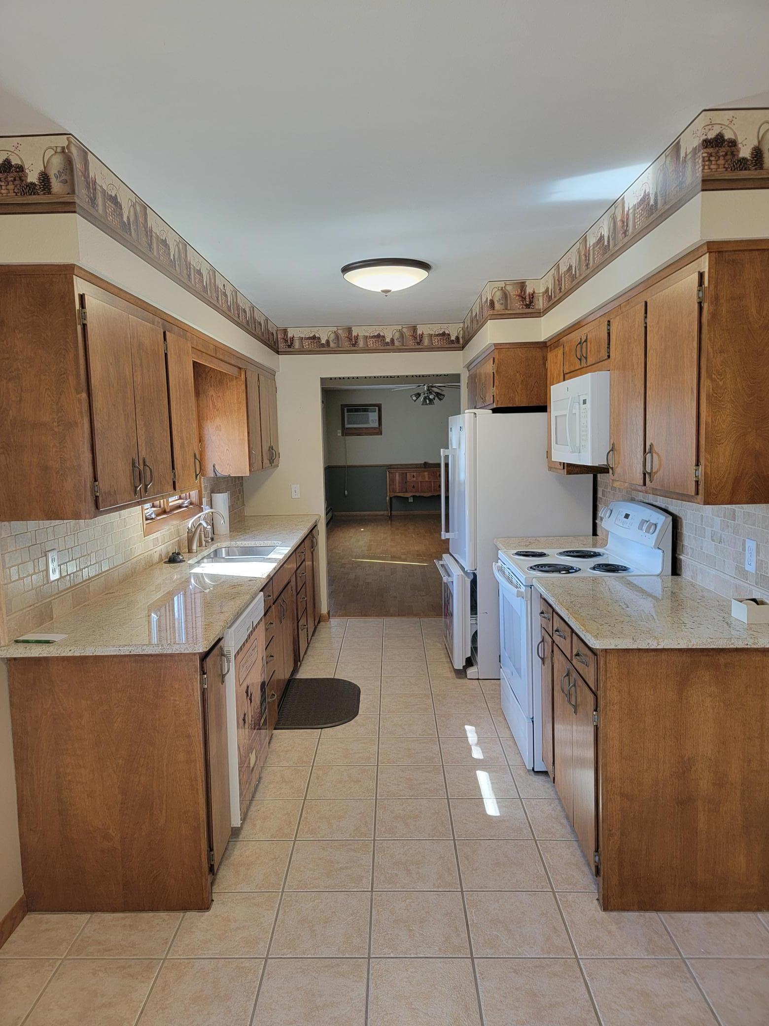 1969 single family home for sale at 612 5th Avenue SW in Perham, MN — 4 bed, 2 bath (photo 11 of 21)