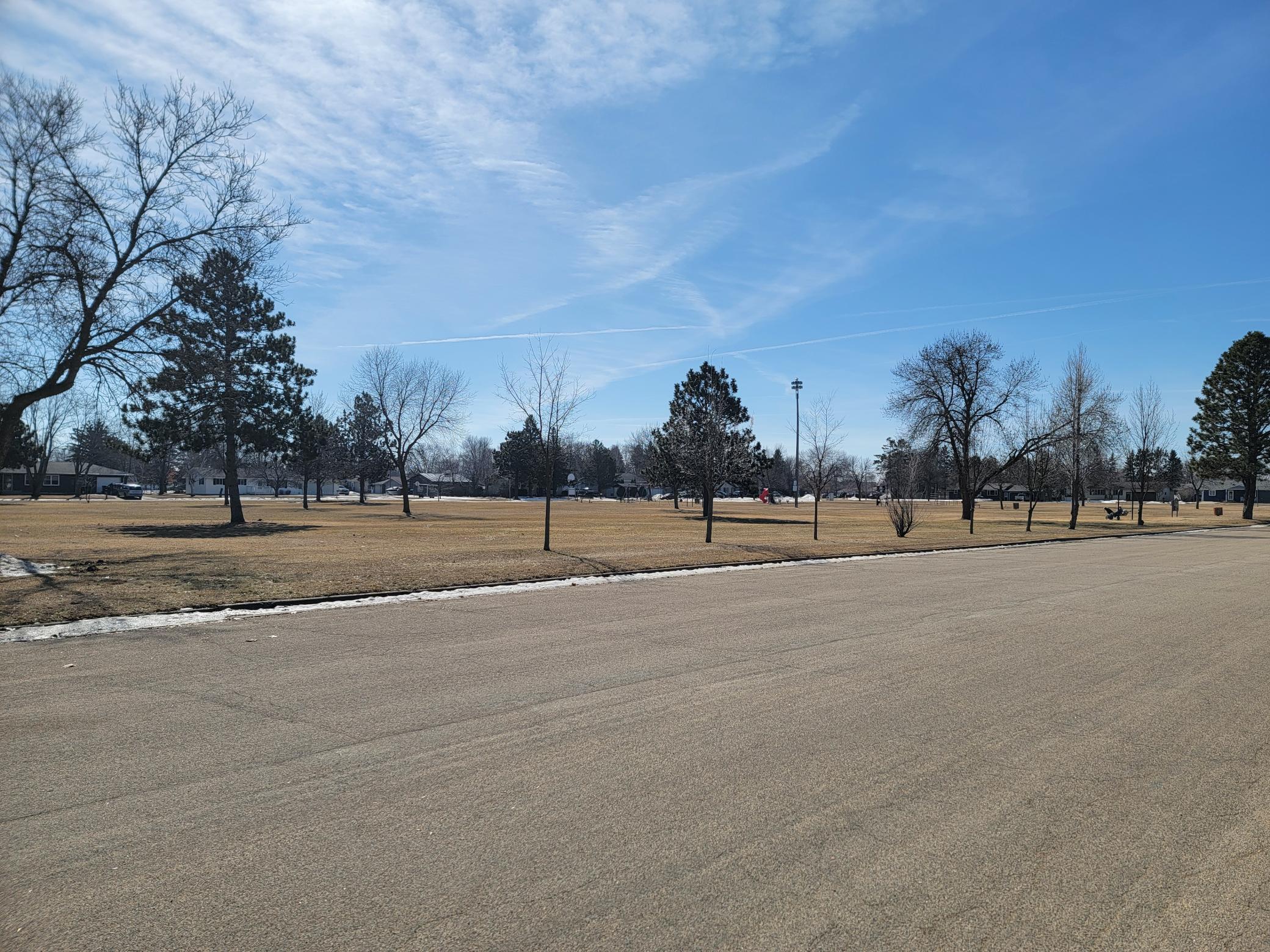 1969 single family home for sale at 612 5th Avenue SW in Perham, MN — 4 bed, 2 bath (photo 3 of 21)