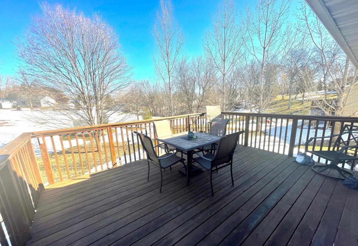 2010 single family home for sale at 220 W Hill Street in Vergas, MN — 4 bed, 2 bath (photo 2 of 4)