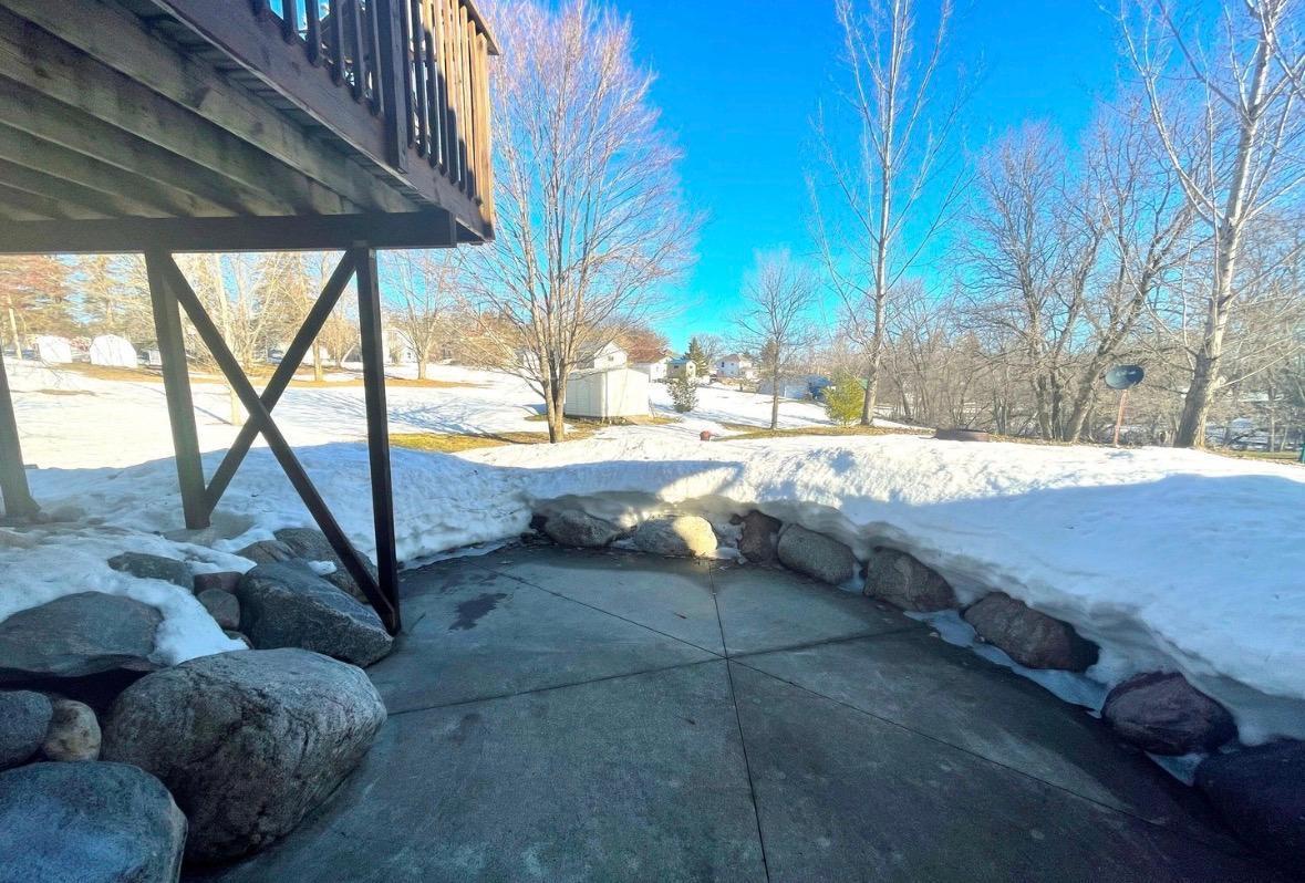 2010 single family home for sale at 220 W Hill Street in Vergas, MN — 4 bed, 2 bath (photo 3 of 4)