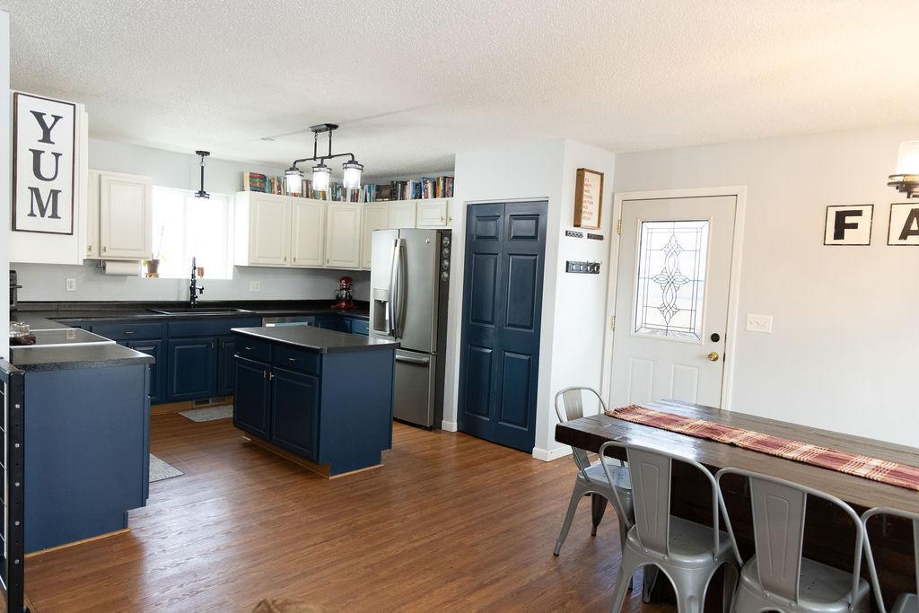 2010 single family home for sale at 220 W Hill Street in Vergas, MN — 4 bed, 2 bath (photo 9 of 27)