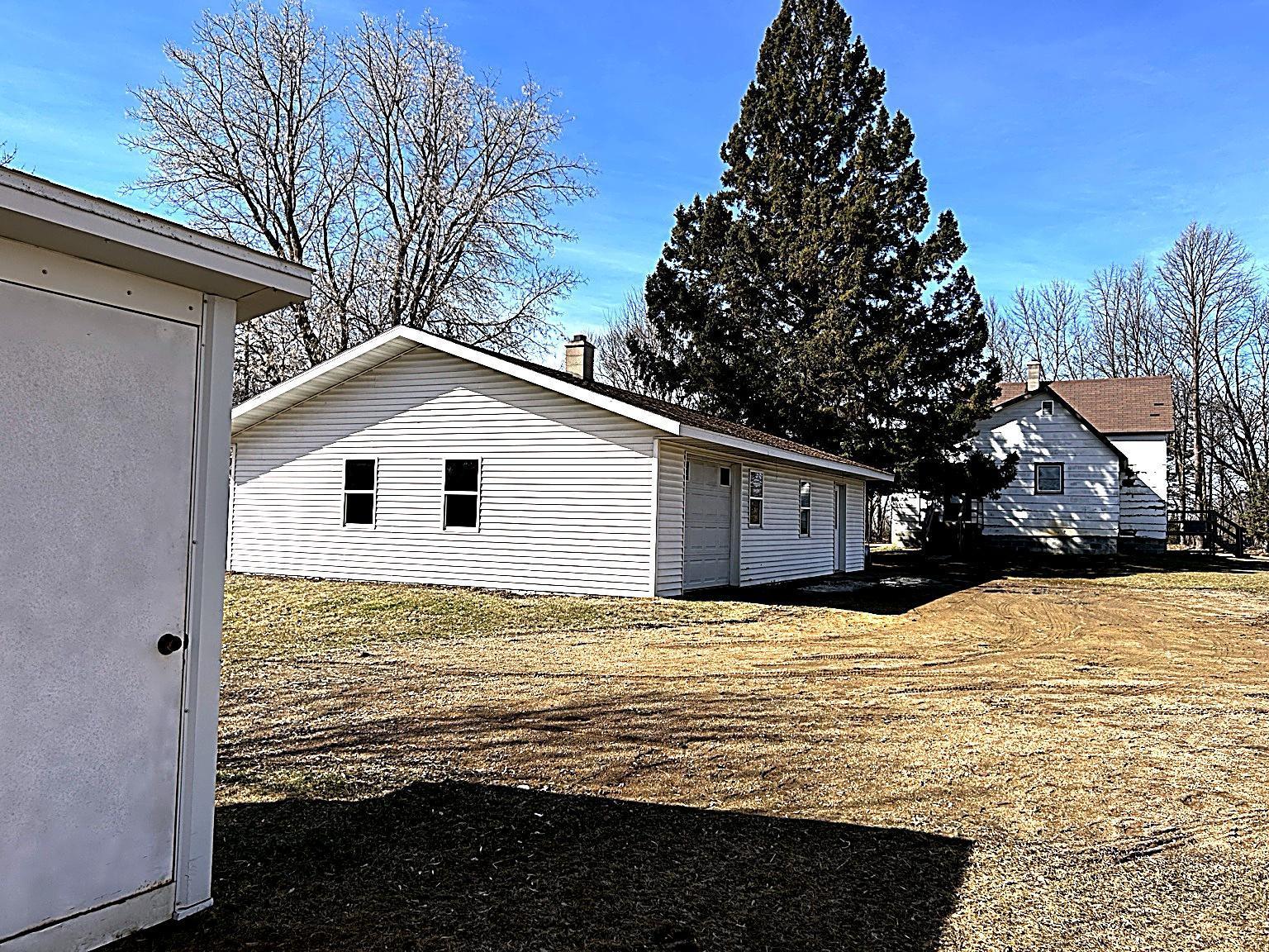 1940 single family home for sale at 58644 280th Street in Deer Creek, MN — 2 bed, 1 bath (photo 9 of 56)
