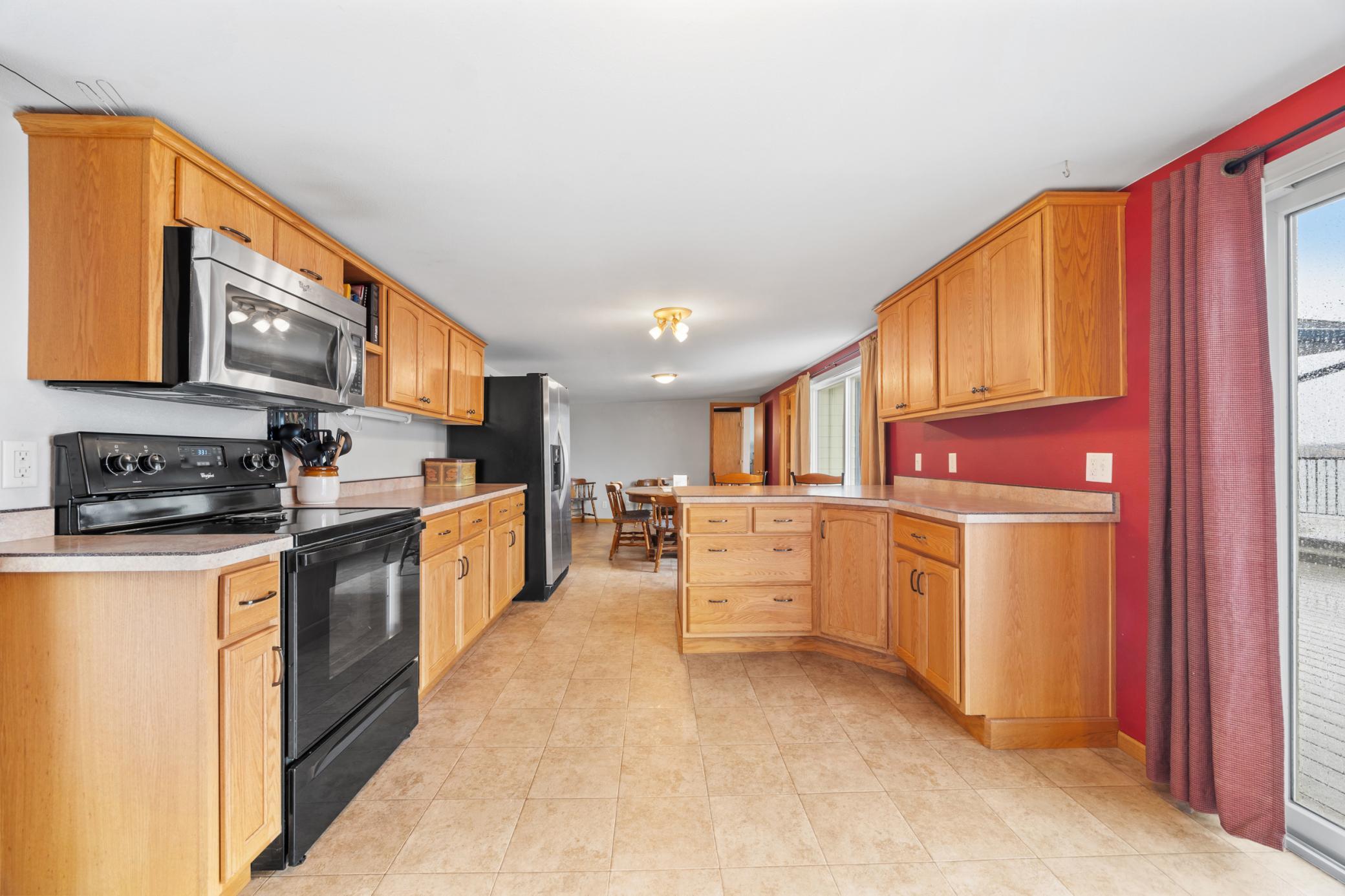 1971 single family home for sale at 43951 Percheron Loop in Pelican Rapids, MN — 4 bed, 4 bath (photo 15 of 54)
