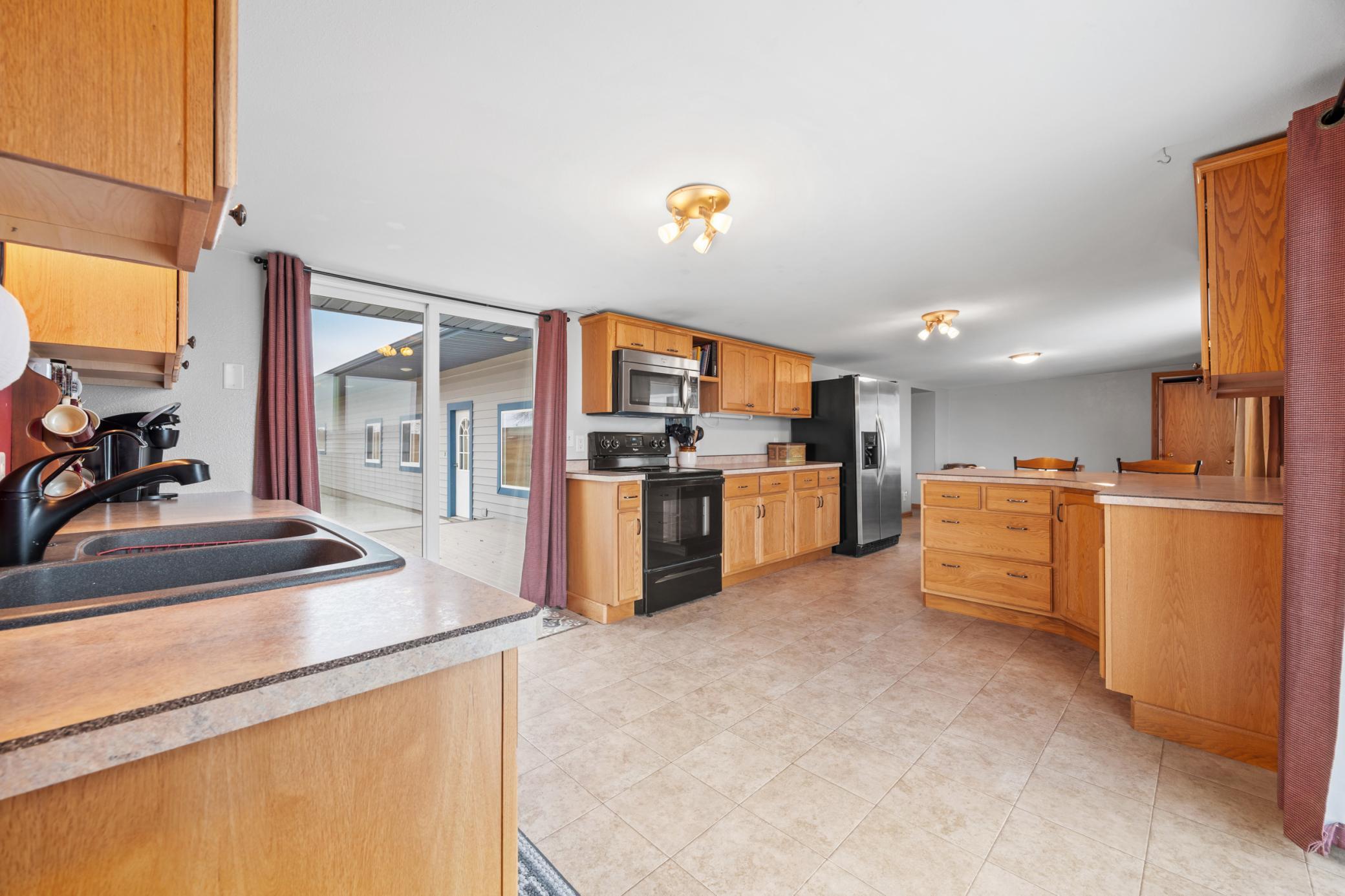 1971 single family home for sale at 43951 Percheron Loop in Pelican Rapids, MN — 4 bed, 4 bath (photo 16 of 54)