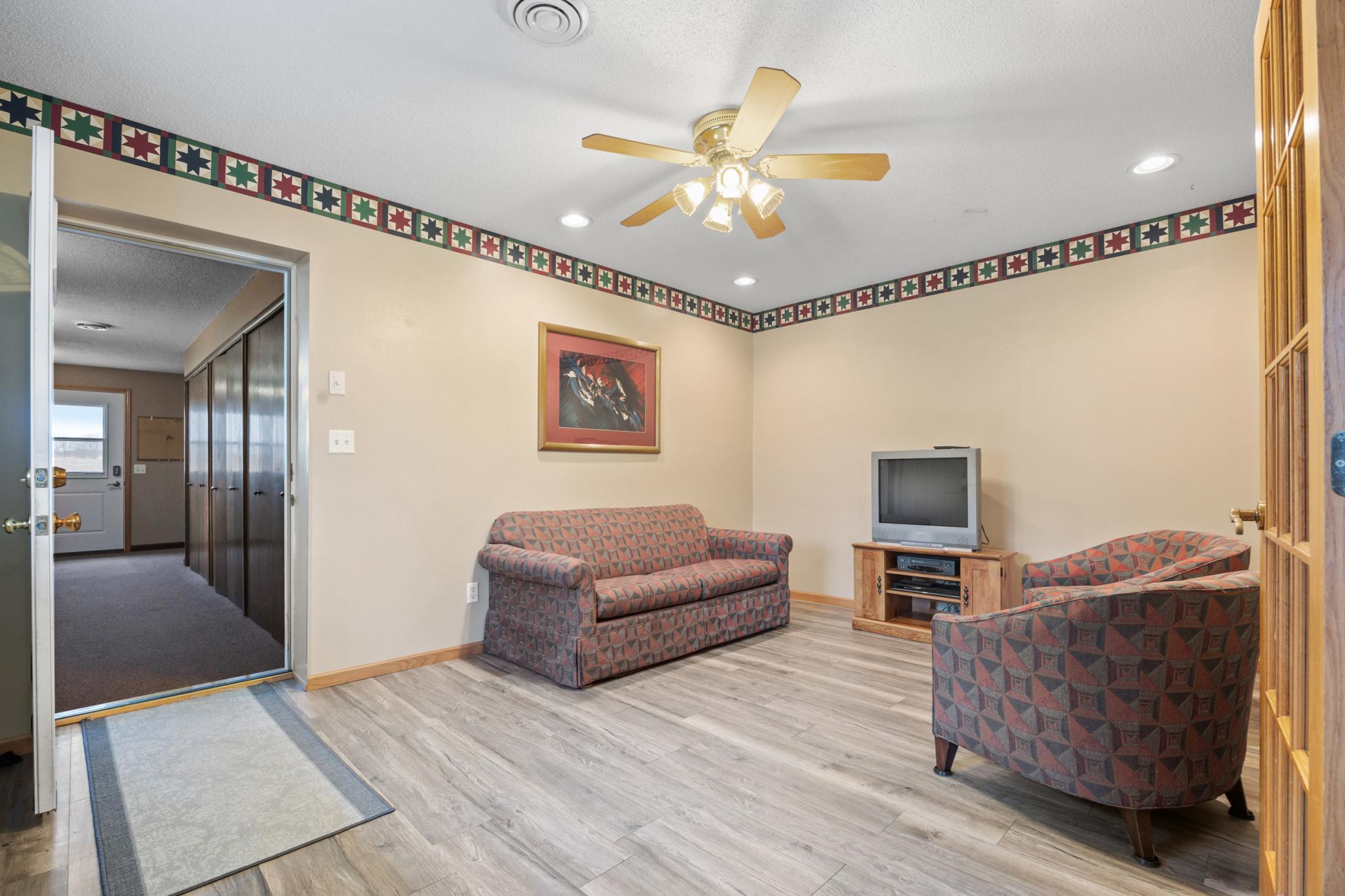 1971 single family home for sale at 43951 Percheron Loop in Pelican Rapids, MN — 4 bed, 4 bath (photo 7 of 54)