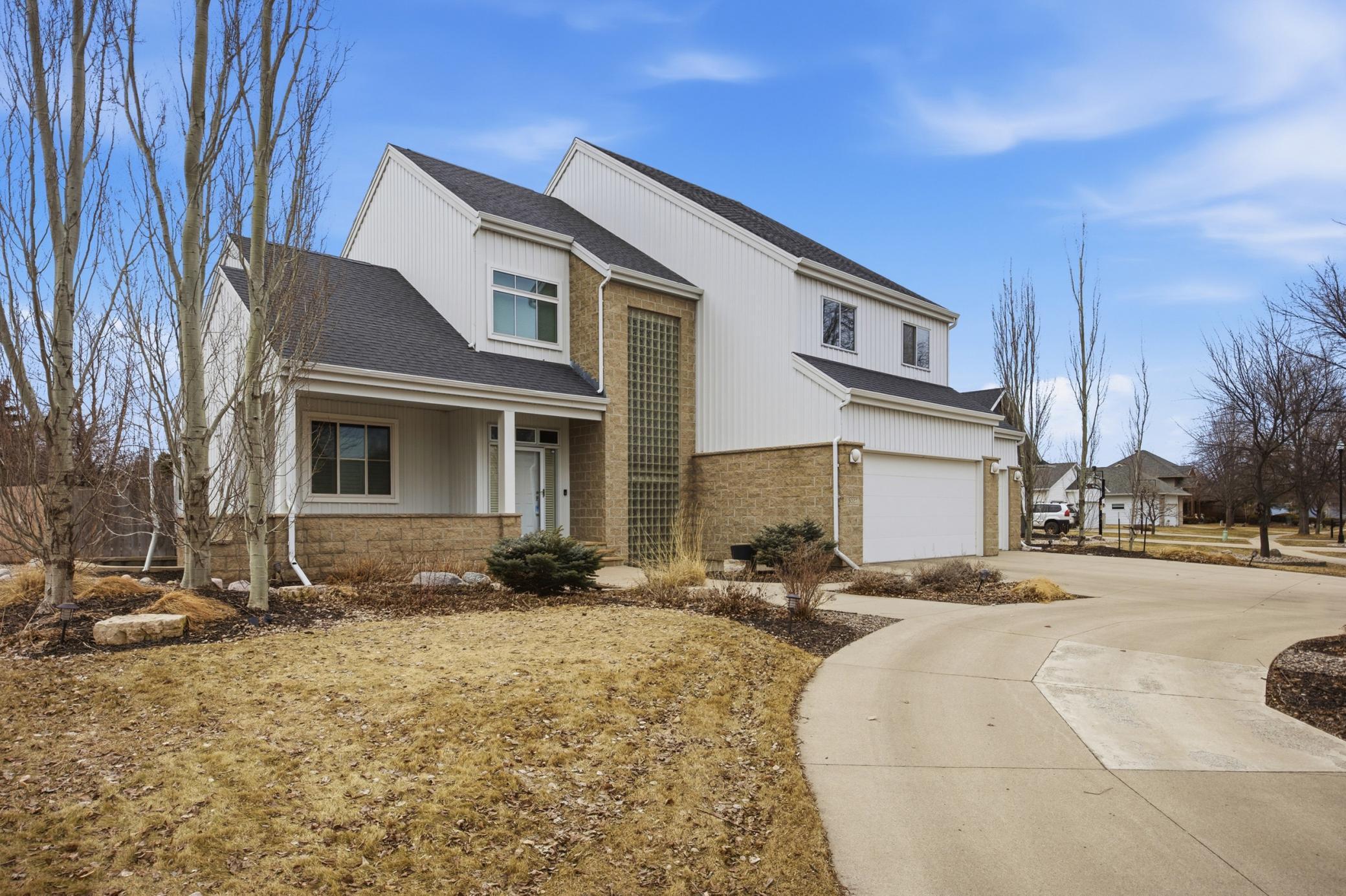 5027 Rose Creek Parkway S, Fargo ND 58104 - Photo 2 of 75