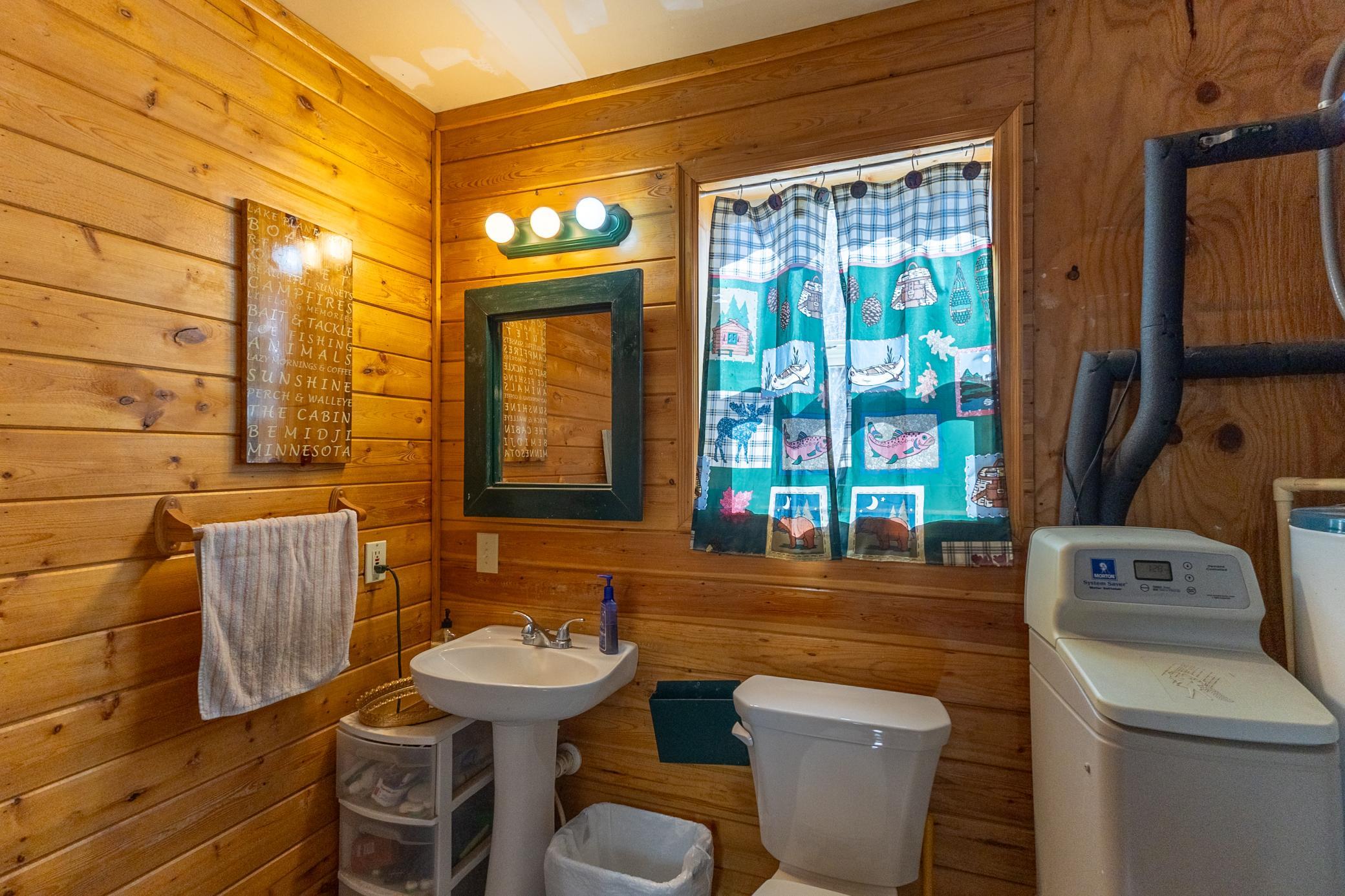 2002 single family home for sale at 50185 219th Avenue in Bemidji, MN — 1 bed, 1 bath (photo 17 of 63)