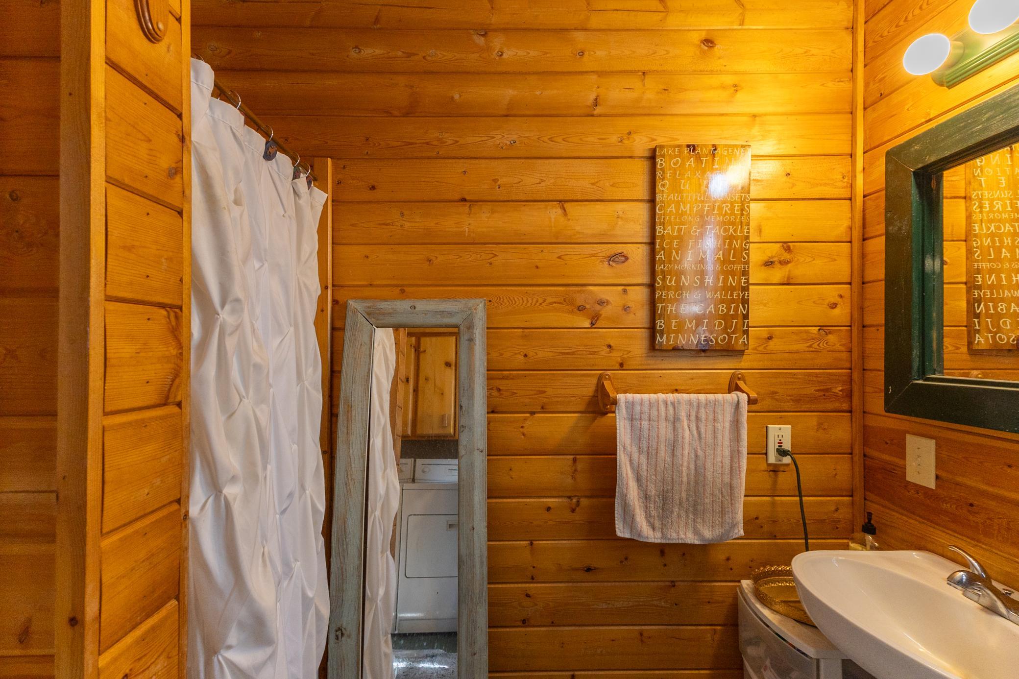 2002 single family home for sale at 50185 219th Avenue in Bemidji, MN — 1 bed, 1 bath (photo 18 of 63)