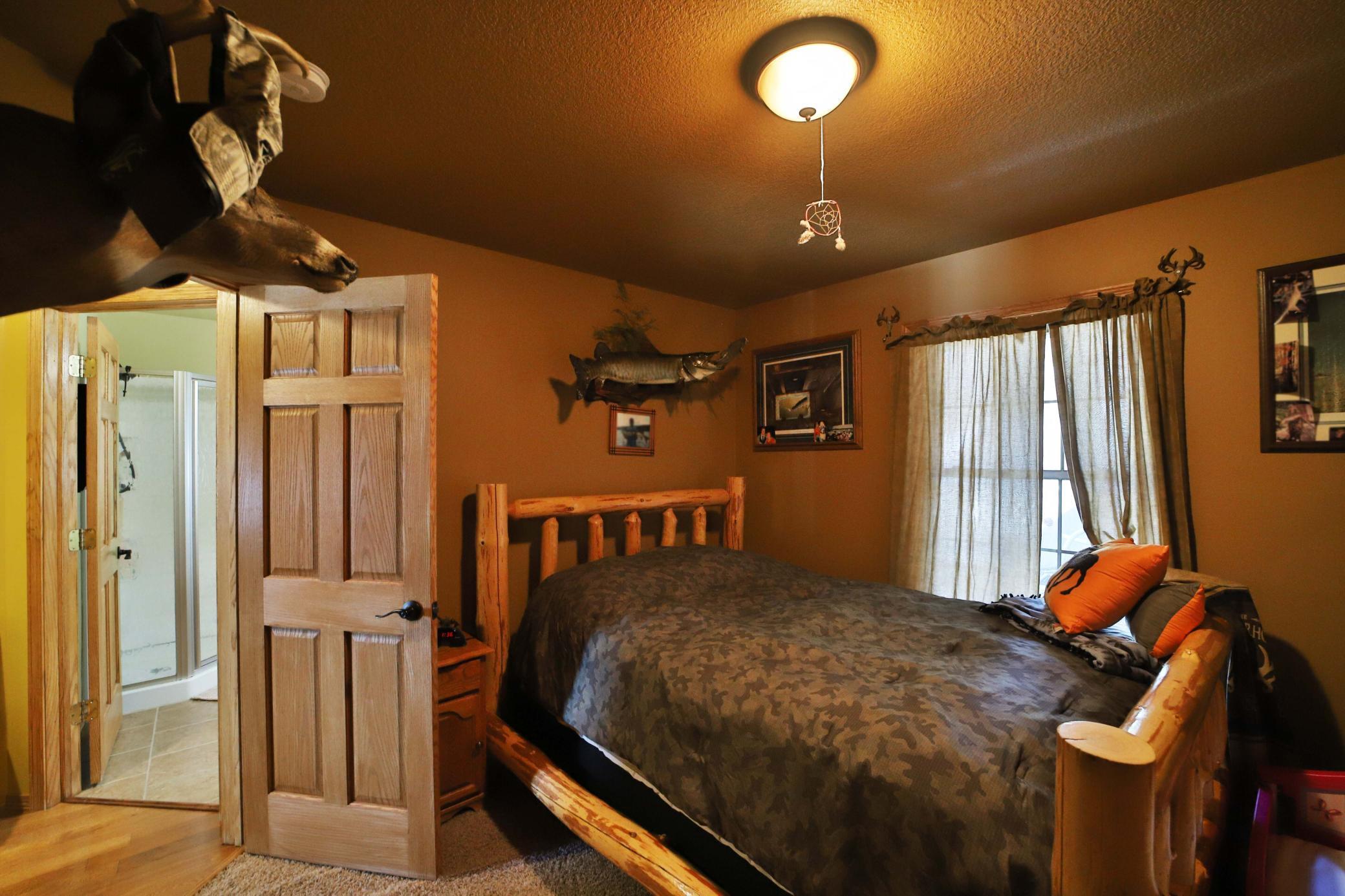 2011 single family home for sale at 8510 Laurel Anne Lane in Brainerd, MN — 2 bed, 2 bath (photo 15 of 39)