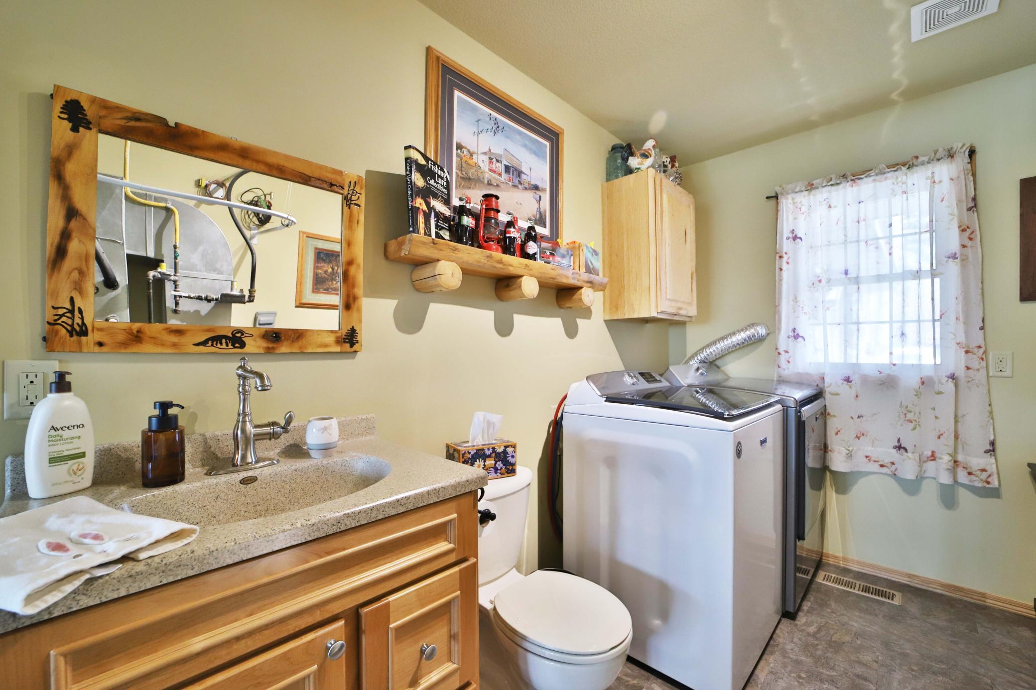 2011 single family home for sale at 8510 Laurel Anne Lane in Brainerd, MN — 2 bed, 2 bath (photo 16 of 39)