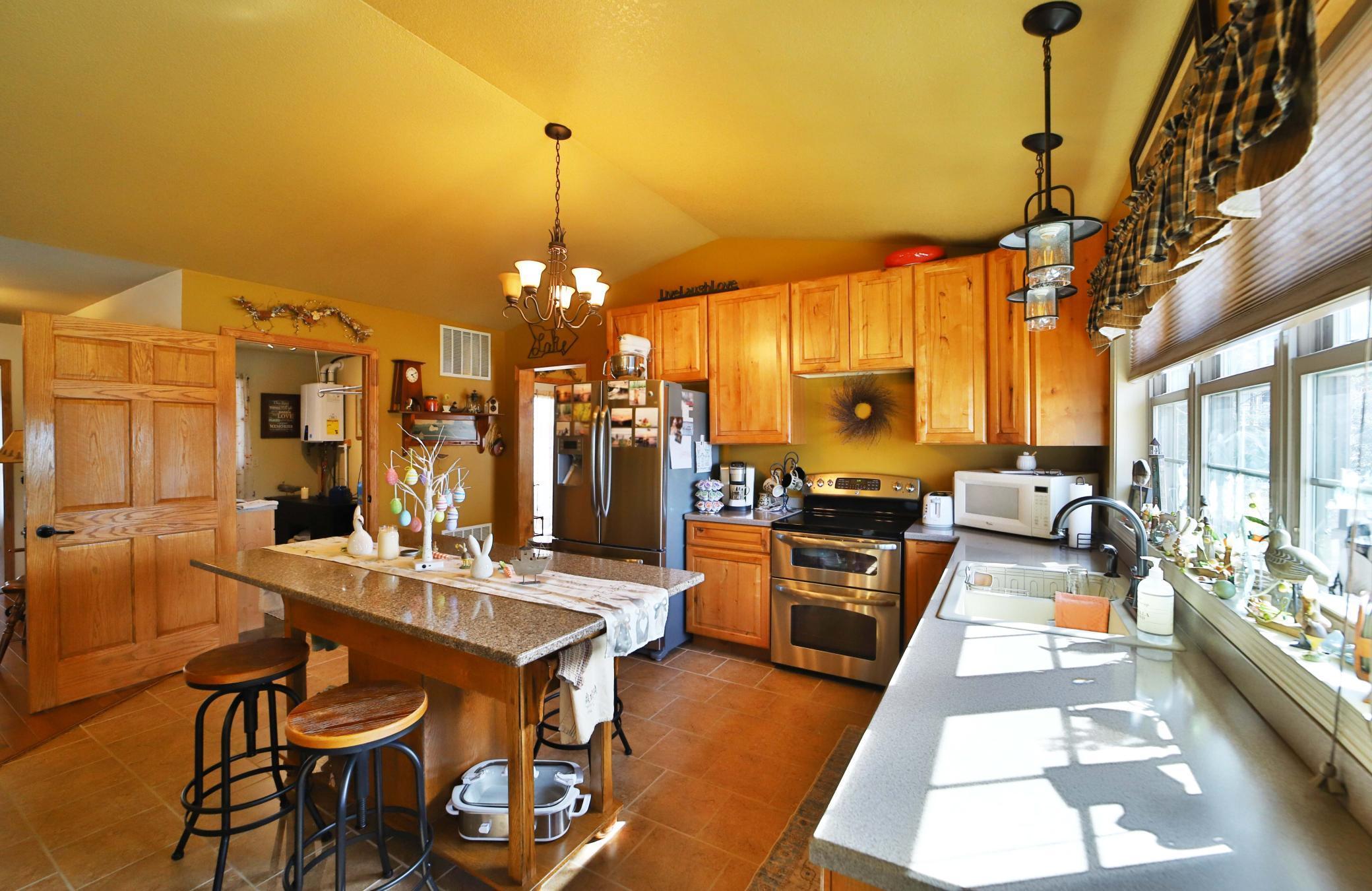 2011 single family home for sale at 8510 Laurel Anne Lane in Brainerd, MN — 2 bed, 2 bath (photo 5 of 39)