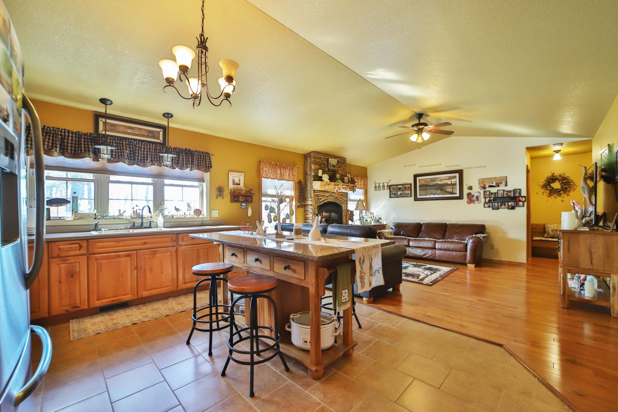 2011 single family home for sale at 8510 Laurel Anne Lane in Brainerd, MN — 2 bed, 2 bath (photo 6 of 39)