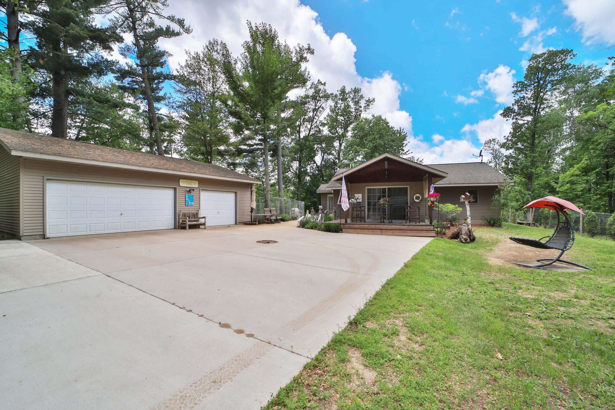 2011 single family home for sale at 8510 Laurel Anne Lane in Brainerd, MN — 2 bed, 2 bath (photo 5 of 55)