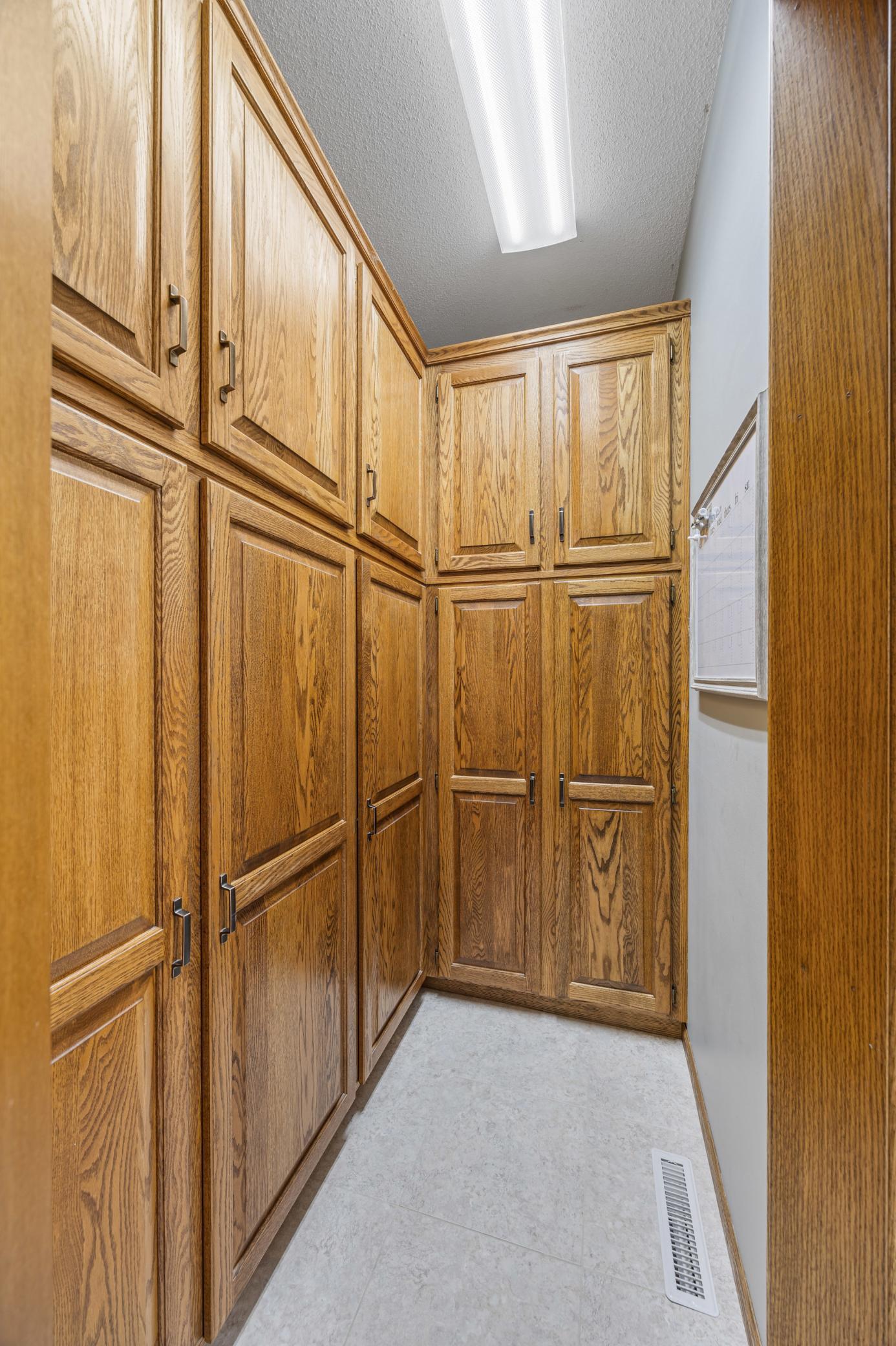 1992 single family home for sale at 412 DAISY Lane in Ada, MN — 5 bed, 4 bath (photo 13 of 43)