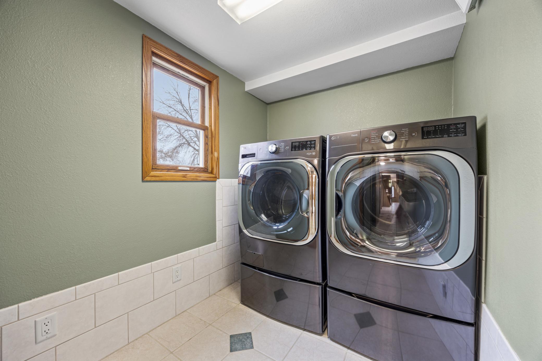 1992 single family home for sale at 412 DAISY Lane in Ada, MN — 5 bed, 4 bath (photo 19 of 43)