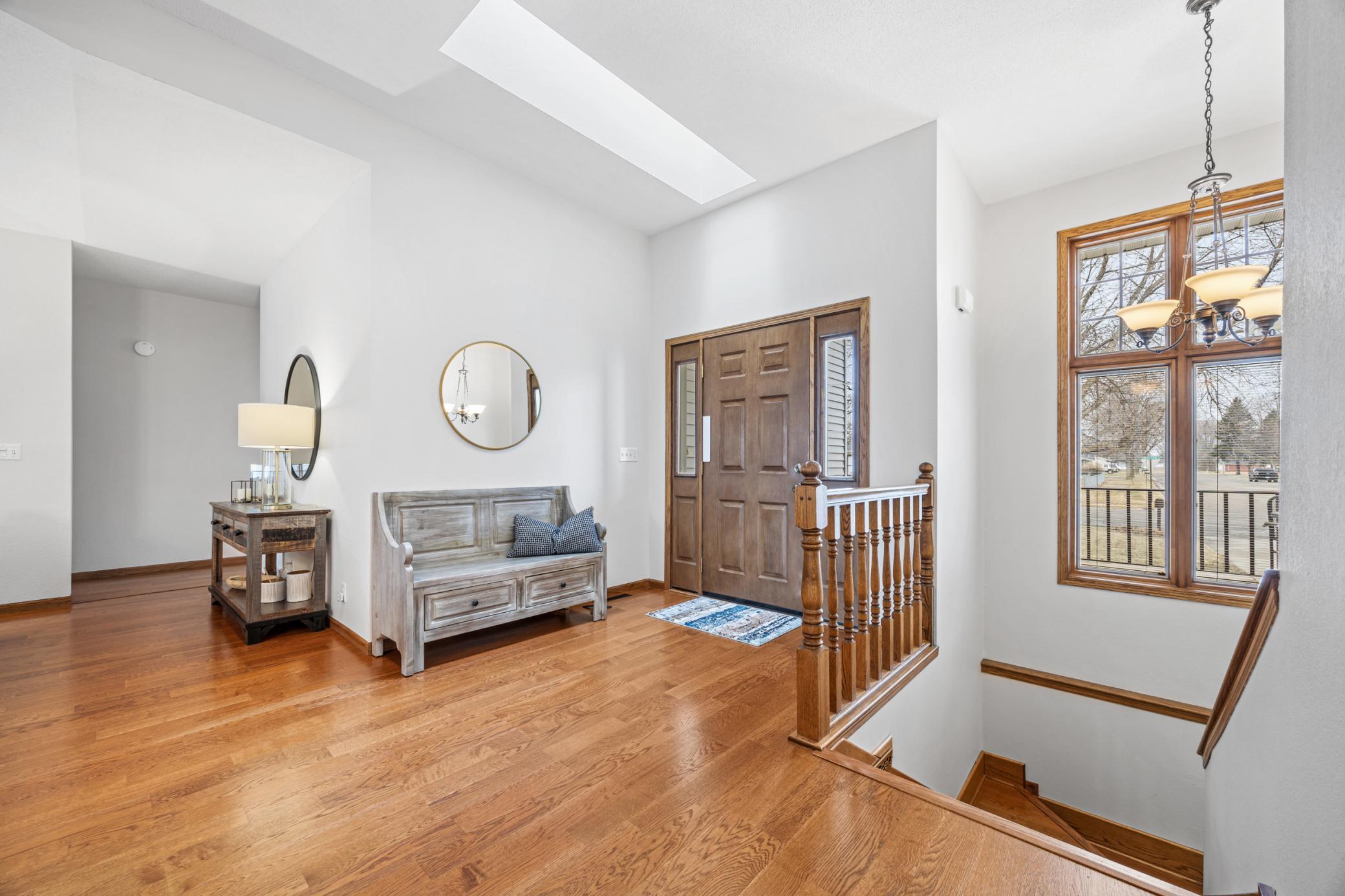 1992 single family home for sale at 412 DAISY Lane in Ada, MN — 5 bed, 4 bath (photo 4 of 43)