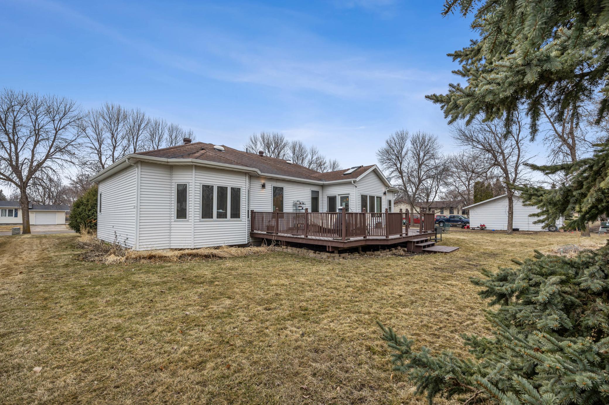 1992 single family home for sale at 412 DAISY Lane in Ada, MN — 5 bed, 4 bath (photo 40 of 43)