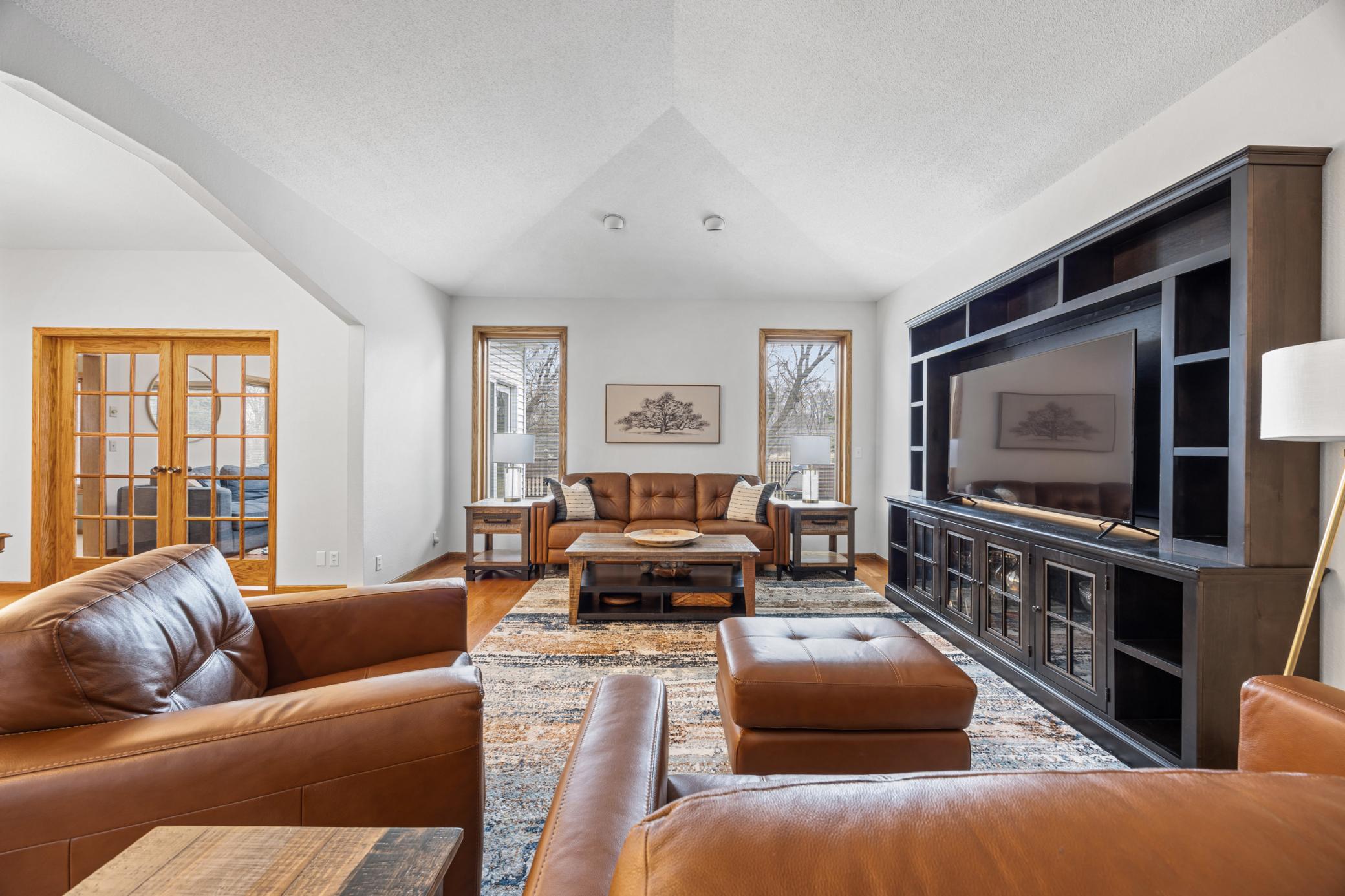 1992 single family home for sale at 412 DAISY Lane in Ada, MN — 5 bed, 4 bath (photo 5 of 43)