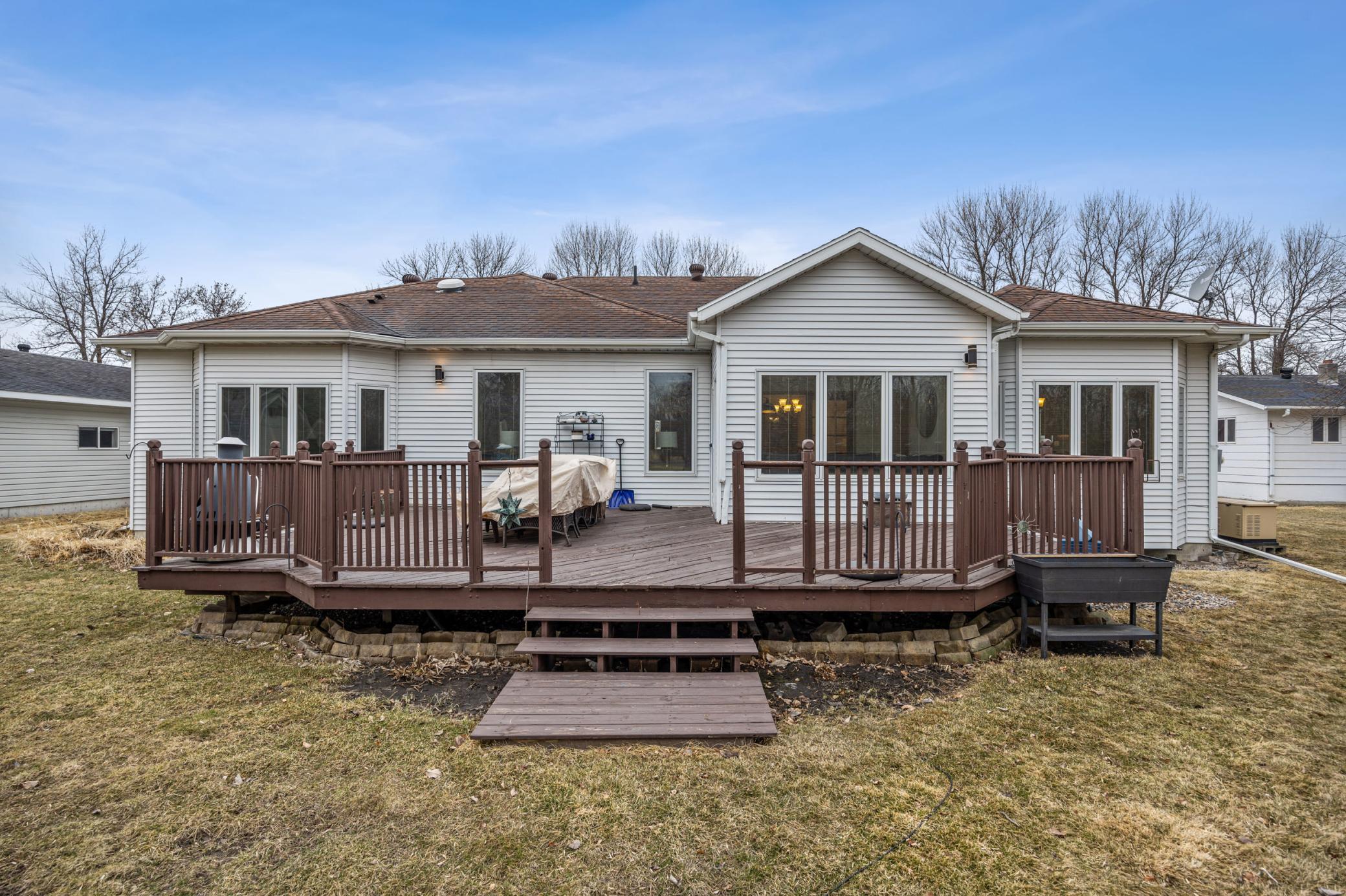 1992 single family home for sale at 412 DAISY Lane in Ada, MN — 5 bed, 4 bath (photo 41 of 43)