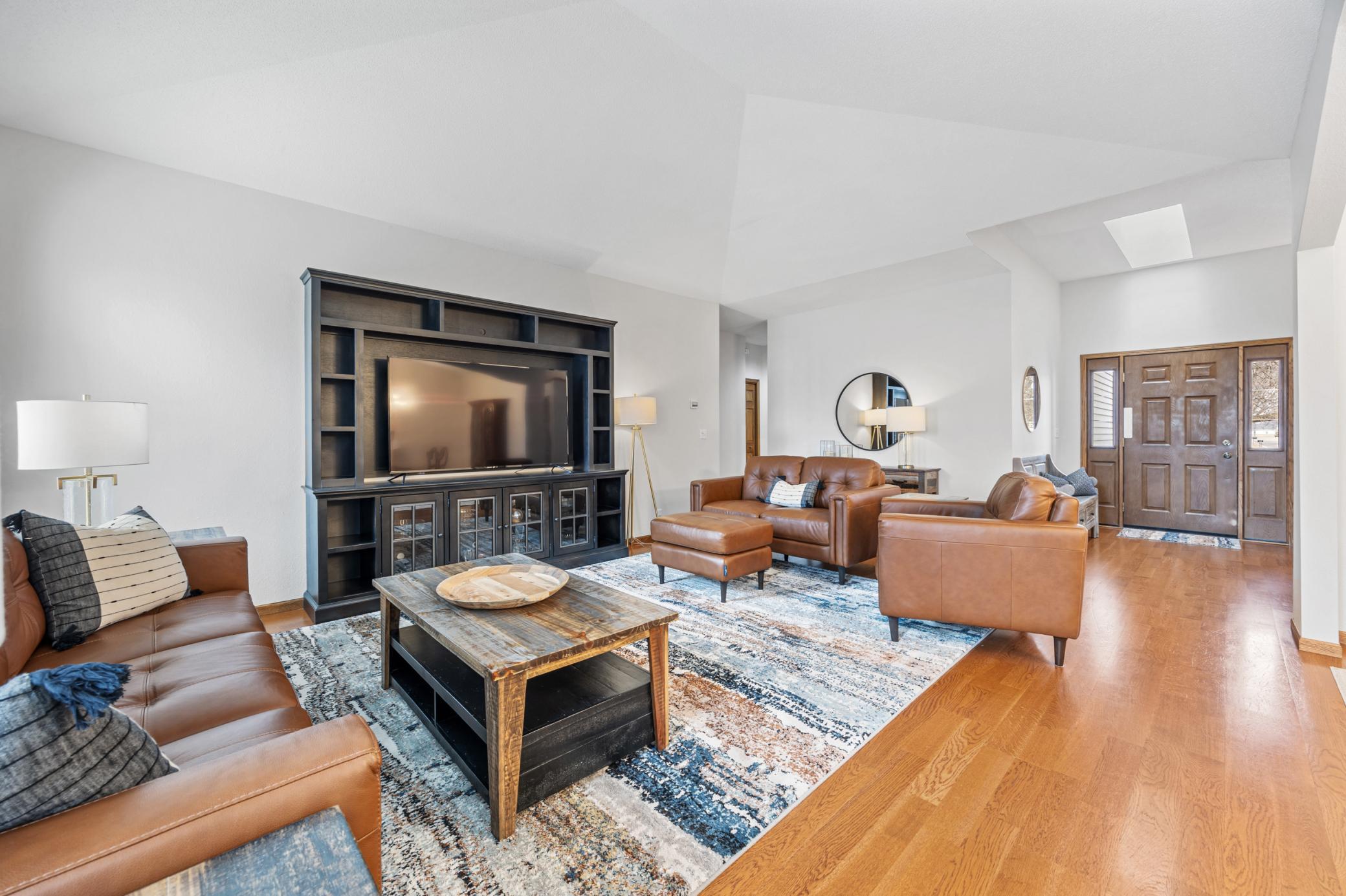 1992 single family home for sale at 412 DAISY Lane in Ada, MN — 5 bed, 4 bath (photo 6 of 43)