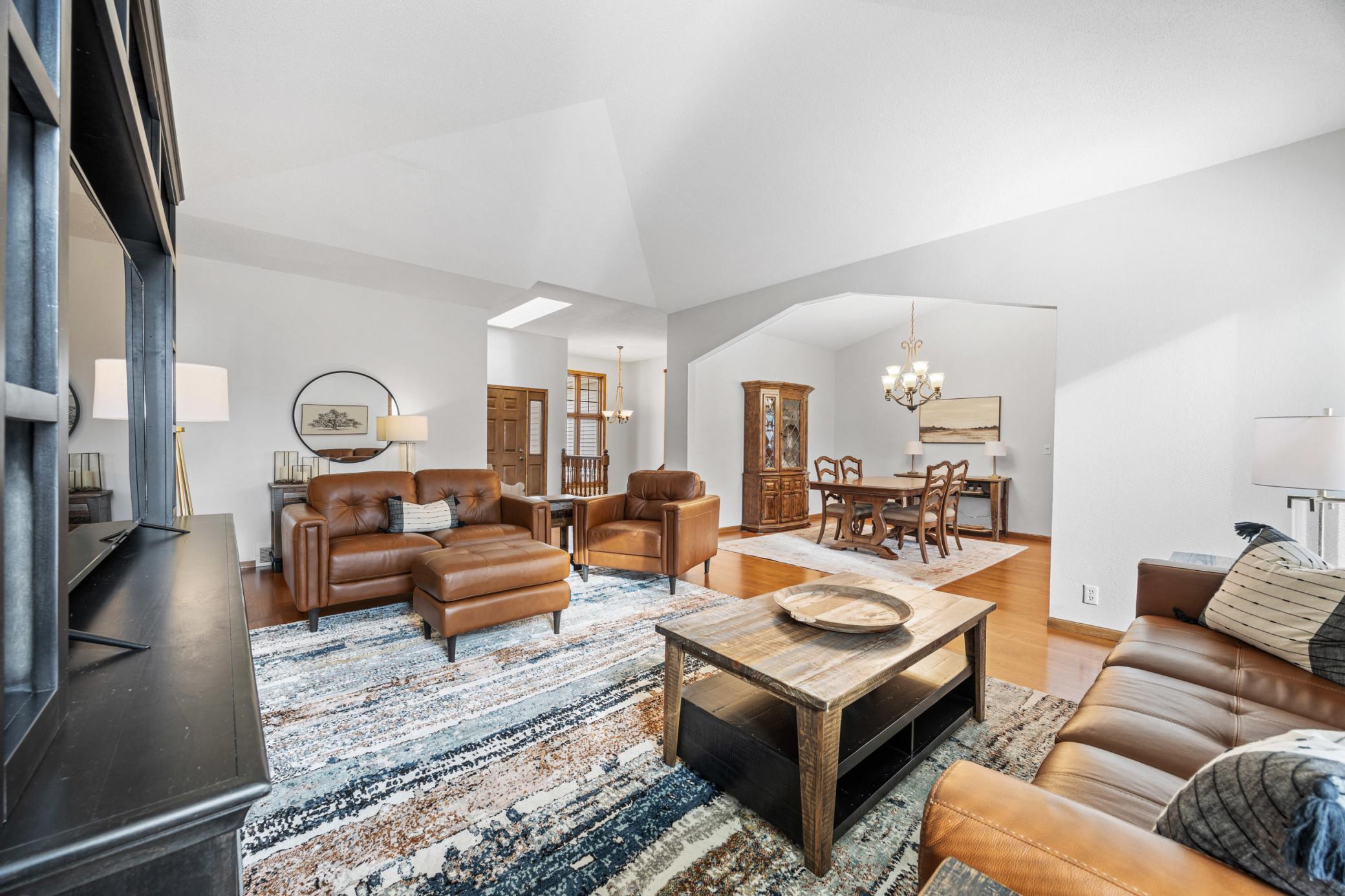 1992 single family home for sale at 412 DAISY Lane in Ada, MN — 5 bed, 4 bath (photo 7 of 43)