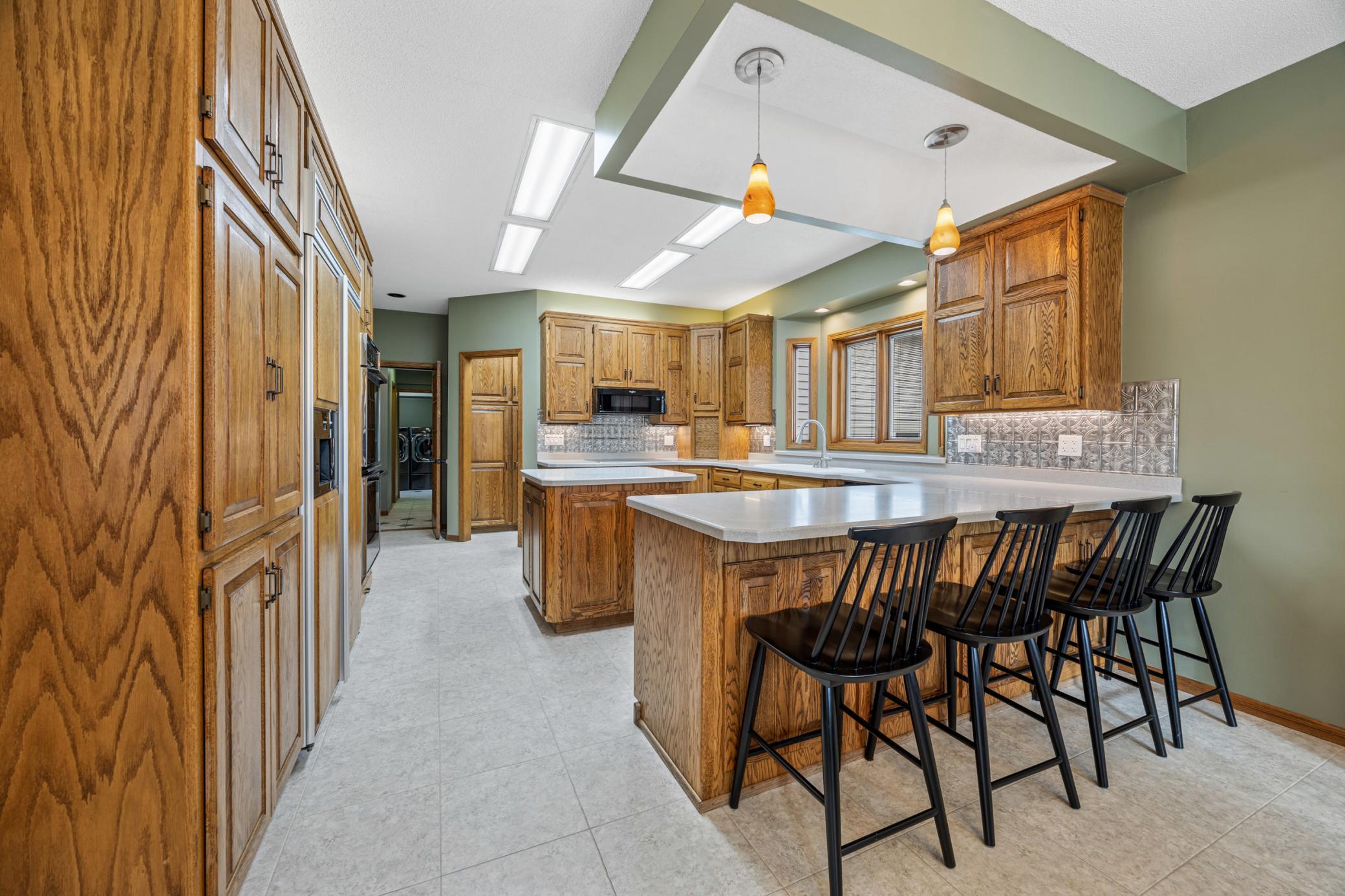 1992 single family home for sale at 412 DAISY Lane in Ada, MN — 5 bed, 4 bath (photo 10 of 43)