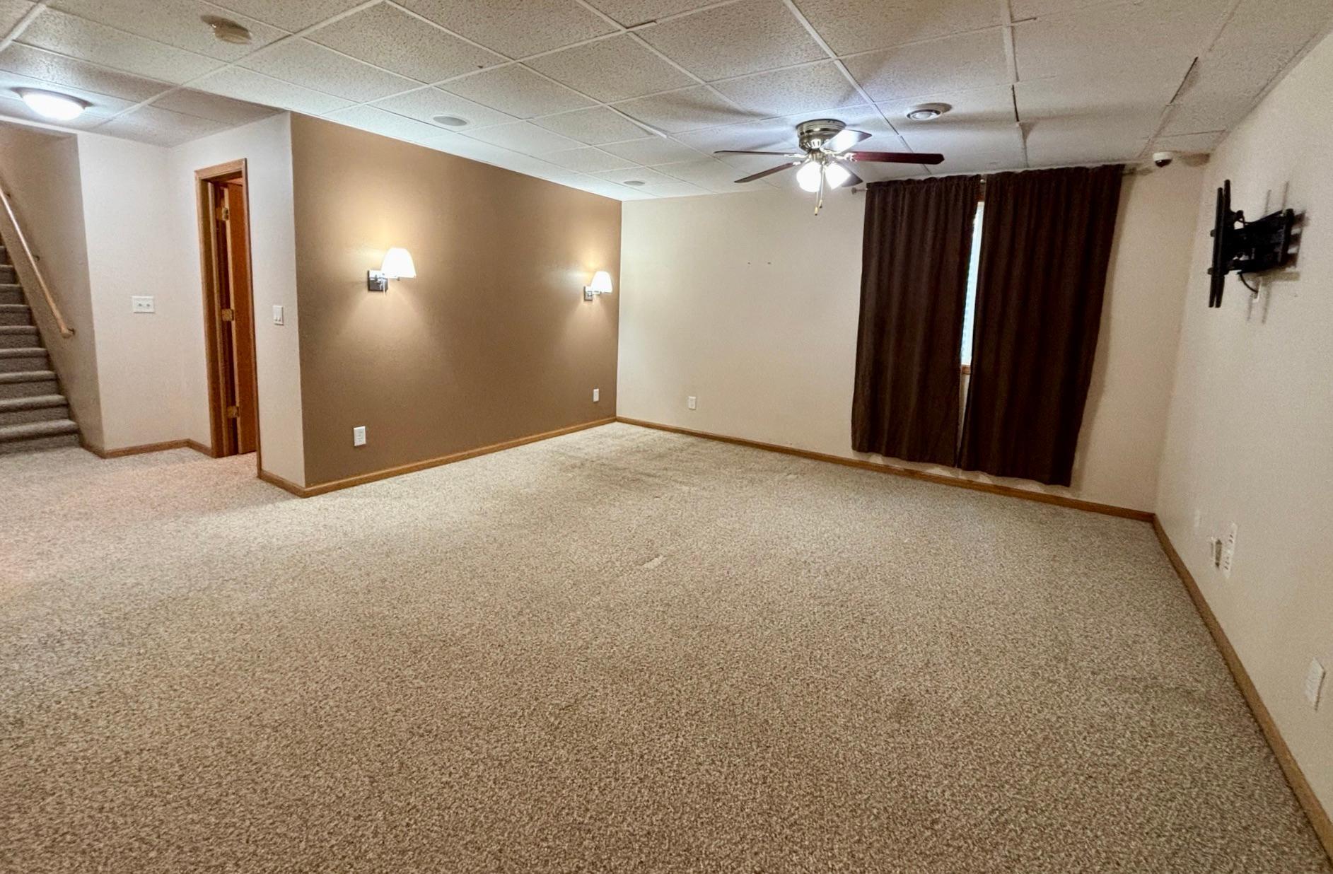 2001 single family home for sale at 322 Oriole Avenue N in Thief River Falls, MN — 4 bed, 3 bath (photo 16 of 33)