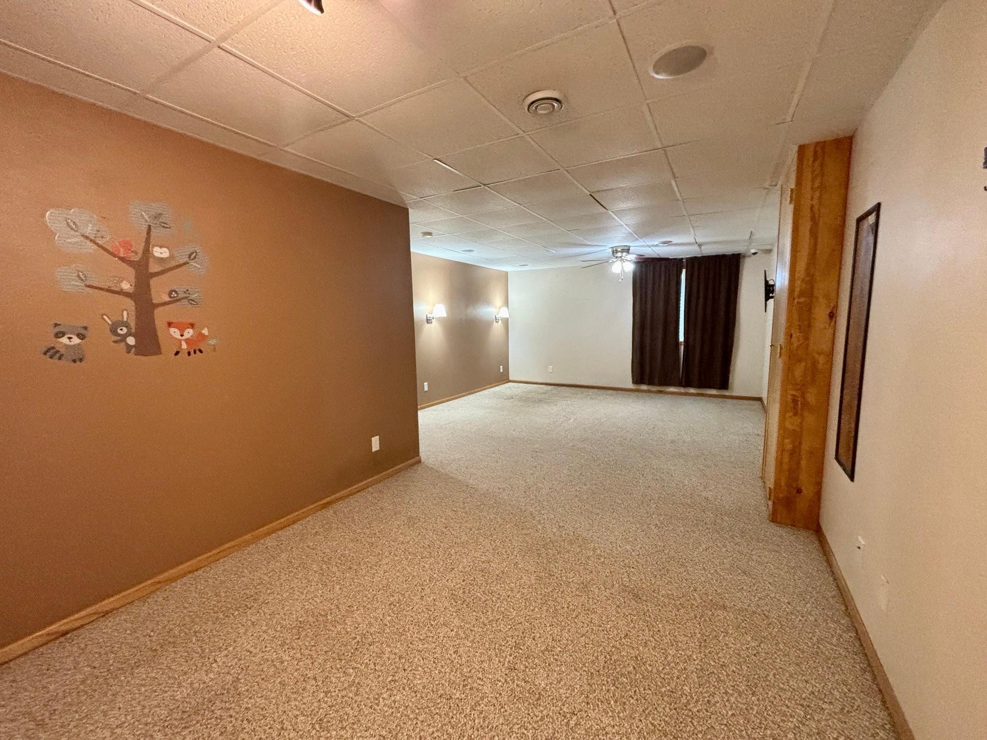 2001 single family home for sale at 322 Oriole Avenue N in Thief River Falls, MN — 4 bed, 3 bath (photo 17 of 33)