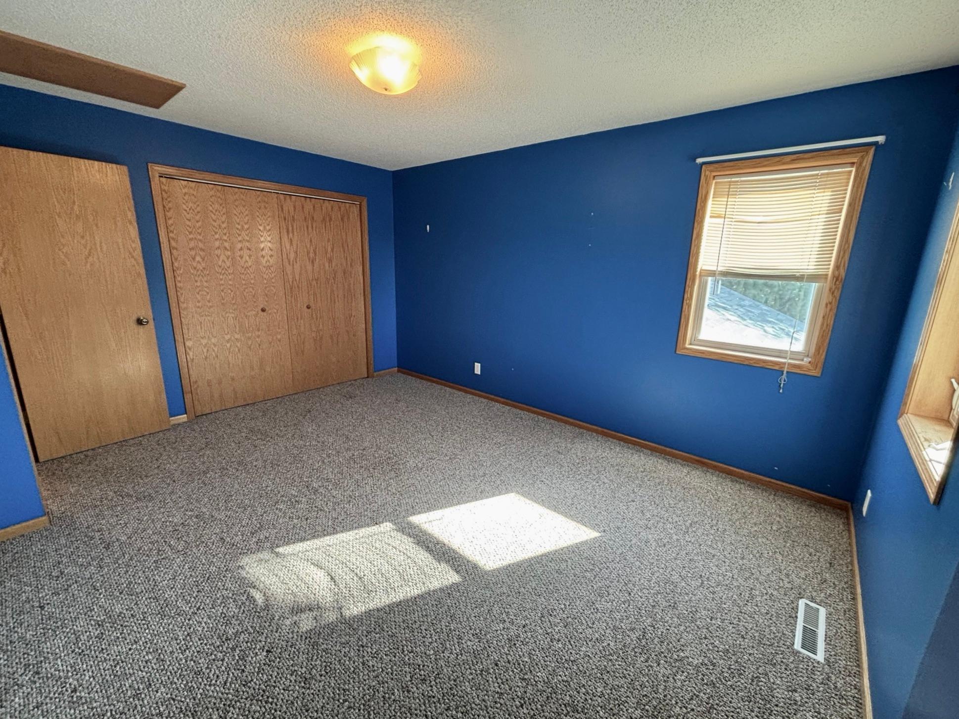 2001 single family home for sale at 322 Oriole Avenue N in Thief River Falls, MN — 4 bed, 3 bath (photo 23 of 33)