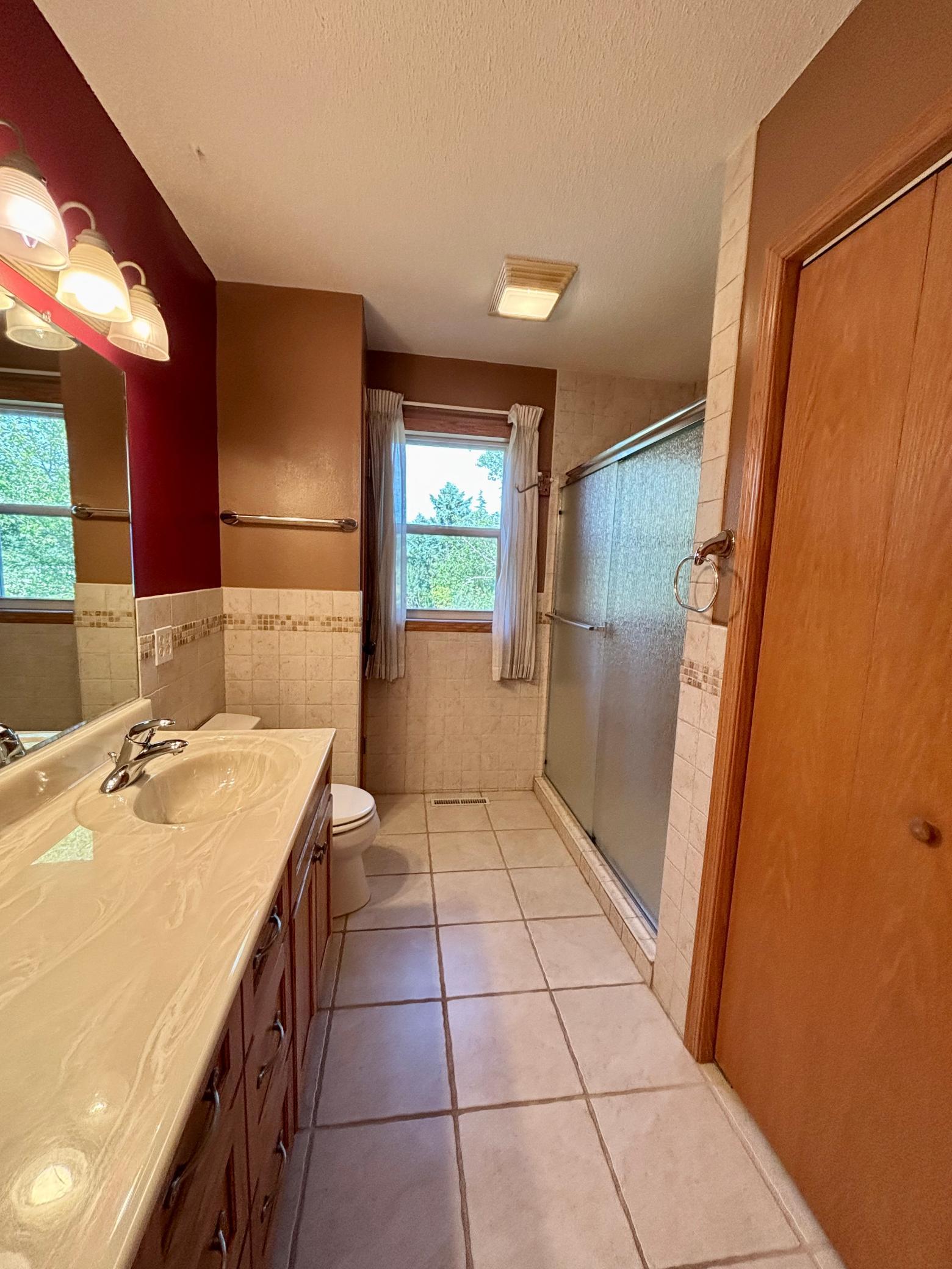 2001 single family home for sale at 322 Oriole Avenue N in Thief River Falls, MN — 4 bed, 3 bath (photo 25 of 33)