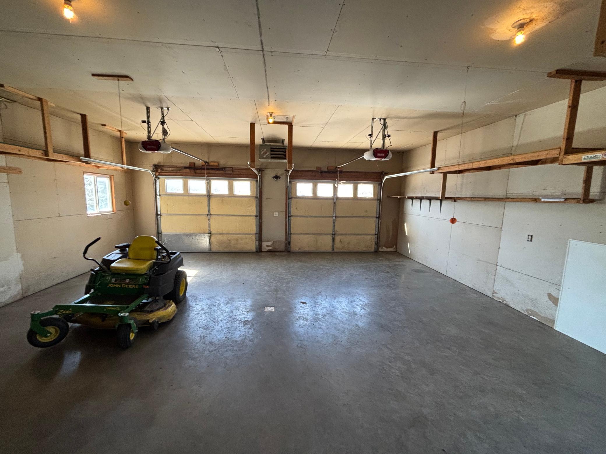 2001 single family home for sale at 322 Oriole Avenue N in Thief River Falls, MN — 4 bed, 3 bath (photo 31 of 33)