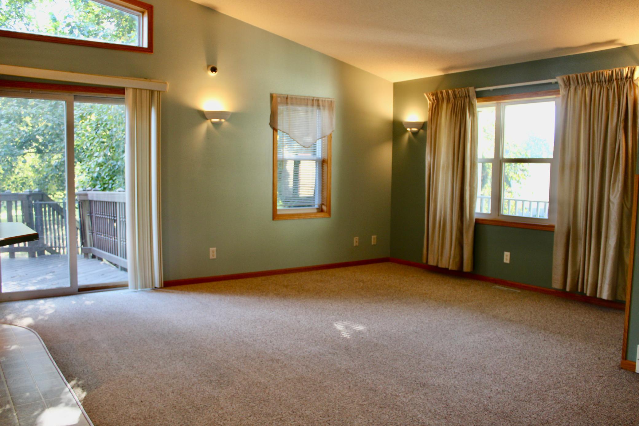 2001 single family home for sale at 322 Oriole Avenue N in Thief River Falls, MN — 4 bed, 3 bath (photo 9 of 33)