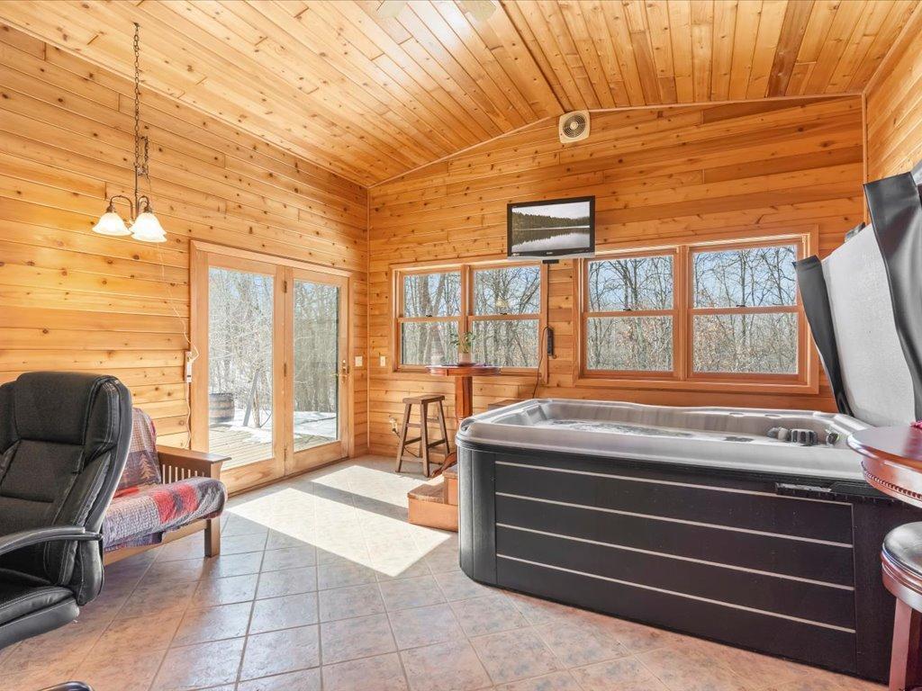 2002 single family home for sale at 16361 State 87 in Park Rapids, MN — 4 bed, 2 bath (photo 5 of 44)