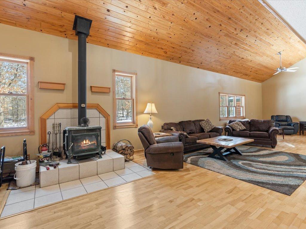 2002 single family home for sale at 16361 State 87 in Park Rapids, MN — 4 bed, 2 bath (photo 8 of 44)