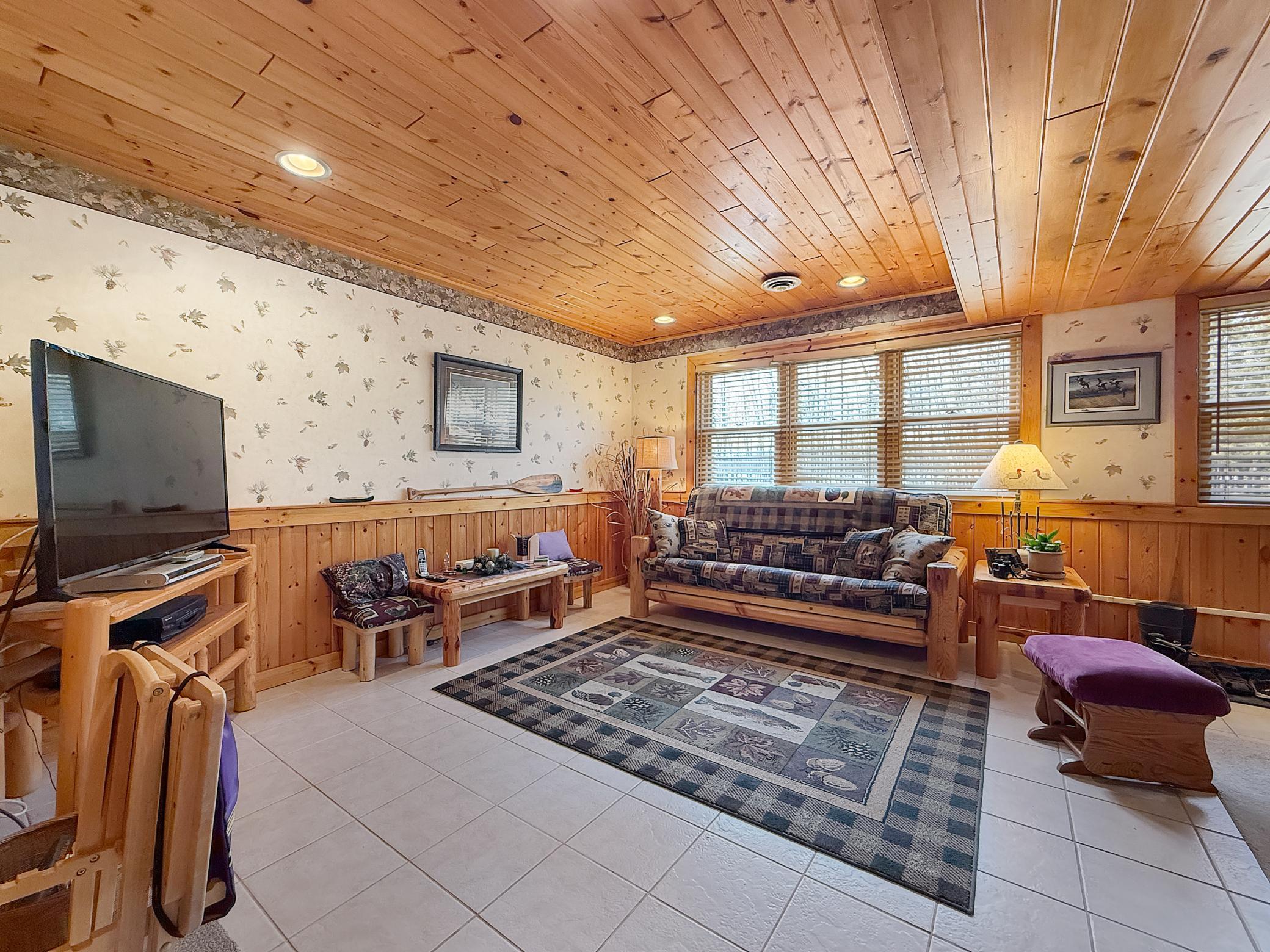 1995 single family home for sale at 44711 Schoolcraft Trail in Laporte, MN — 3 bed, 3 bath (photo 14 of 35)