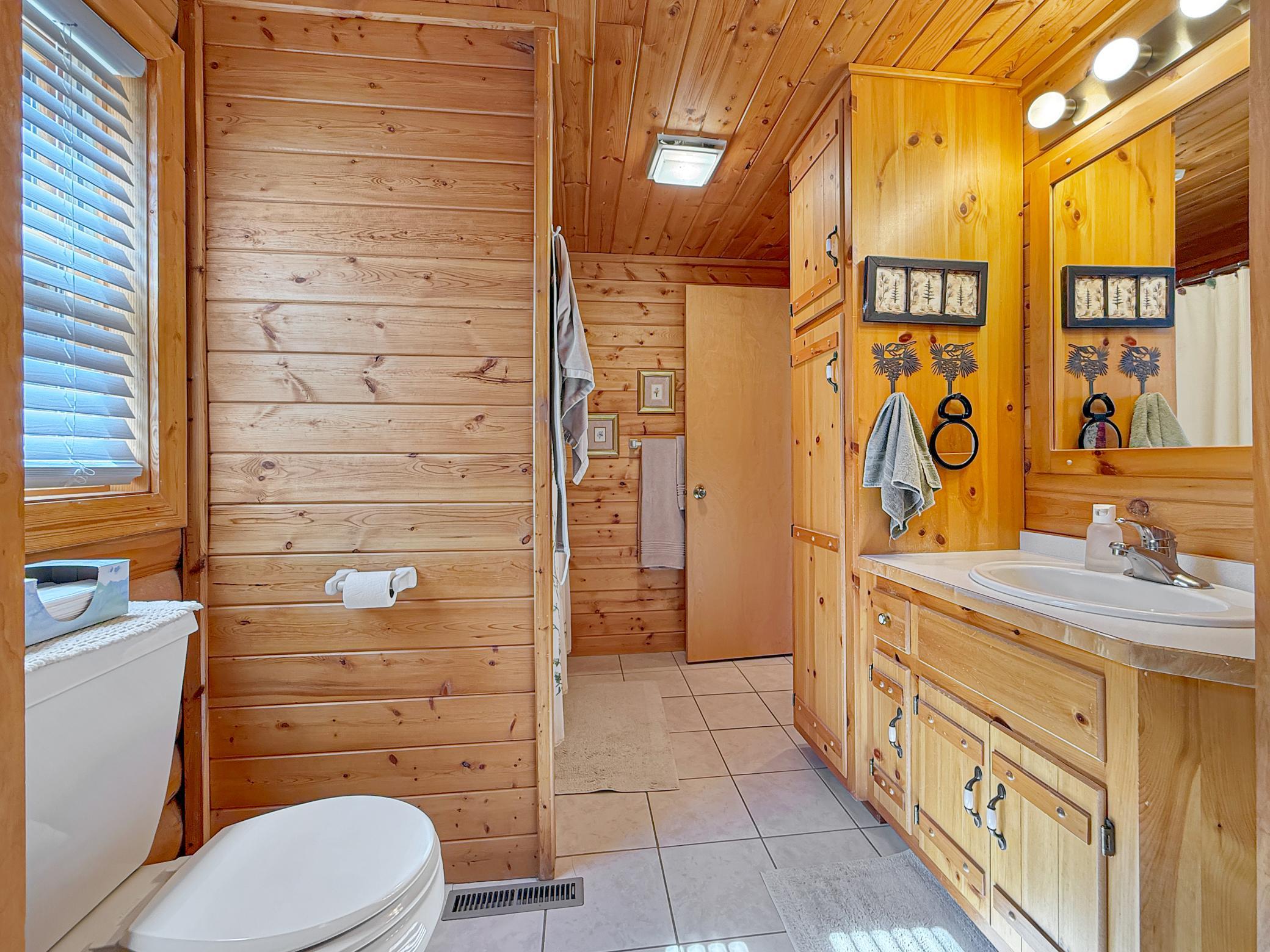 1995 single family home for sale at 44711 Schoolcraft Trail in Laporte, MN — 3 bed, 3 bath (photo 20 of 35)