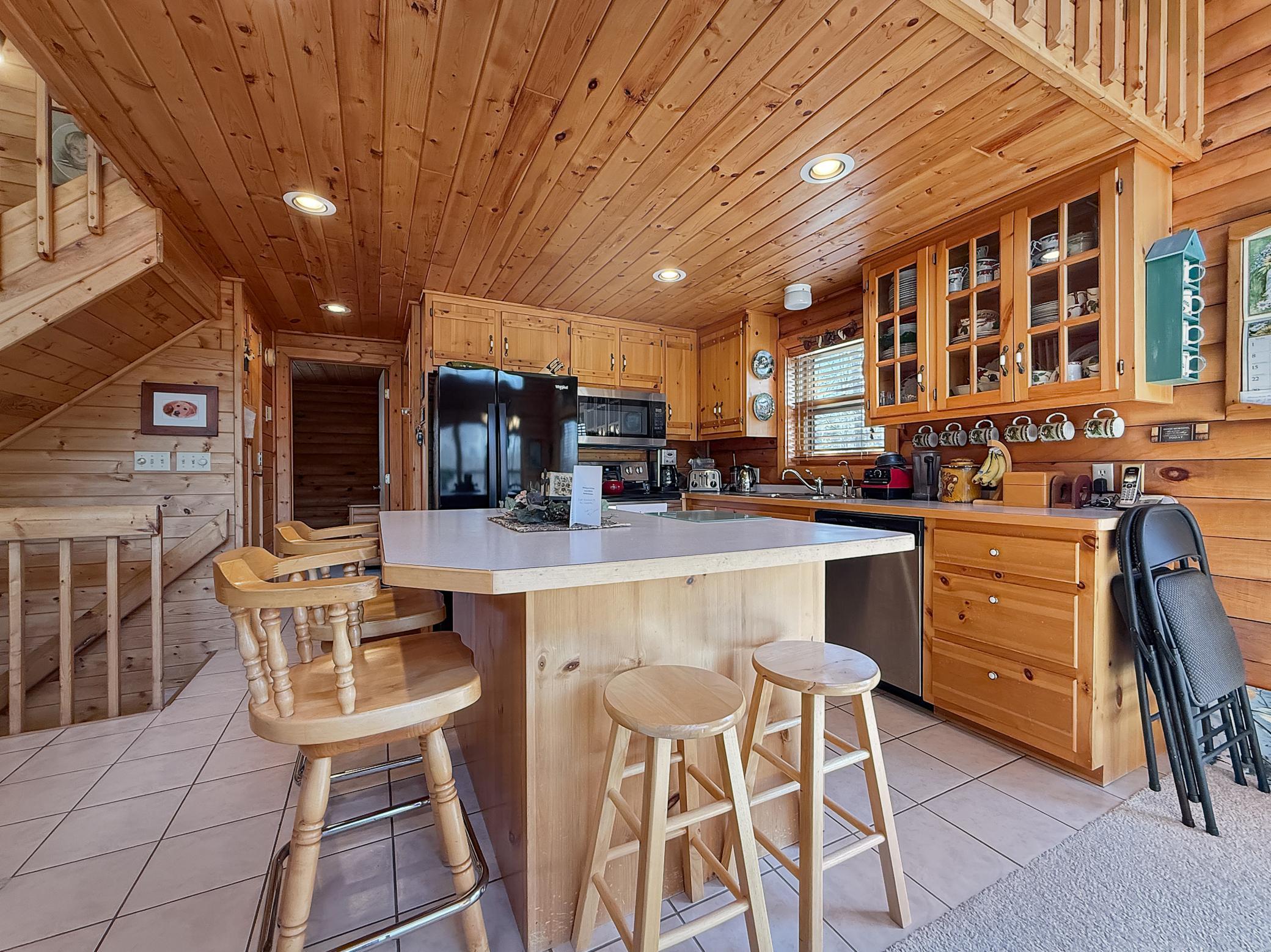 1995 single family home for sale at 44711 Schoolcraft Trail in Laporte, MN — 3 bed, 3 bath (photo 10 of 35)
