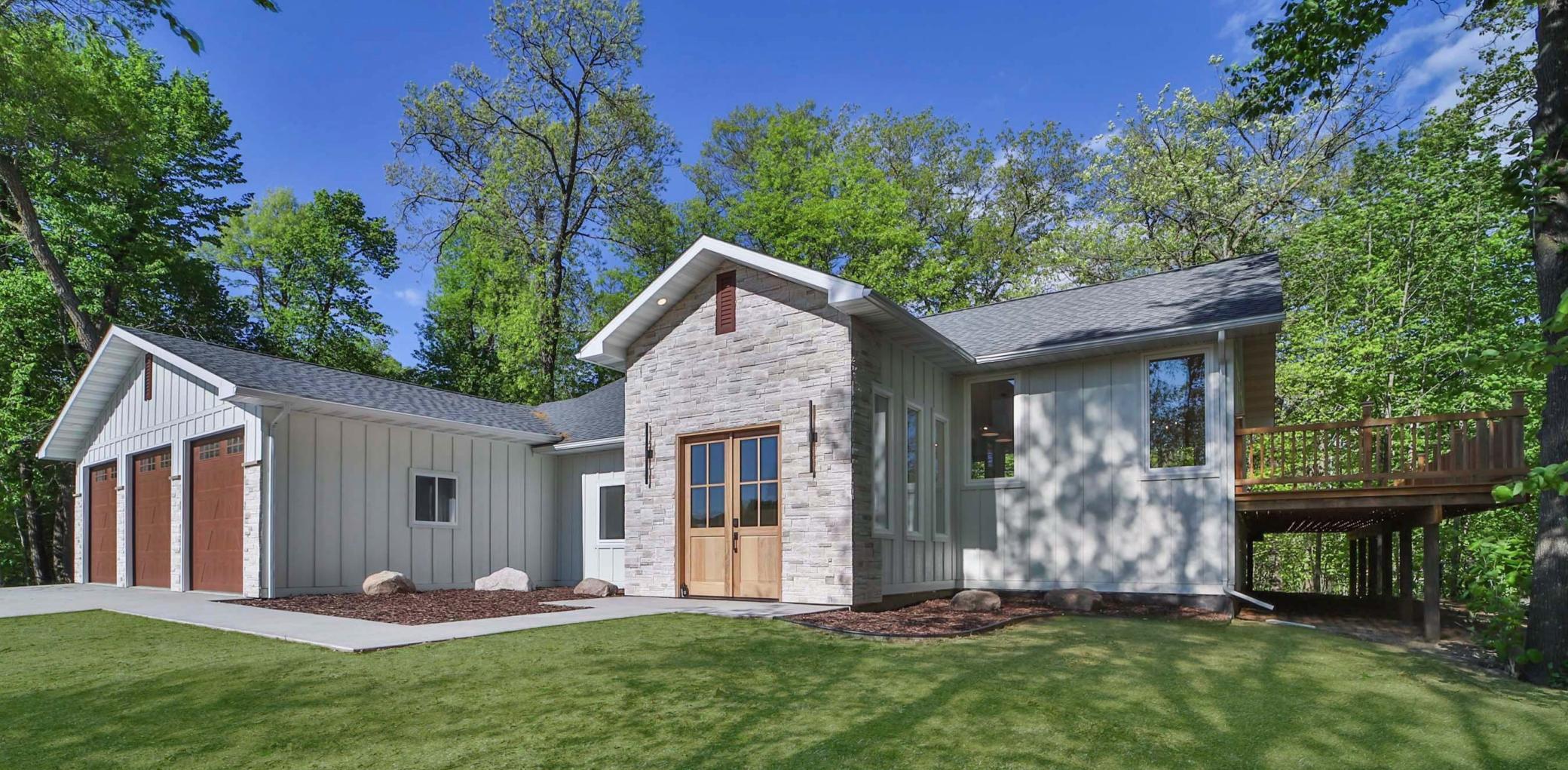1995 single family home for sale at 20482 Lord Road in Merrifield, MN — 4 bed, 3 bath (photo 2 of 59)
