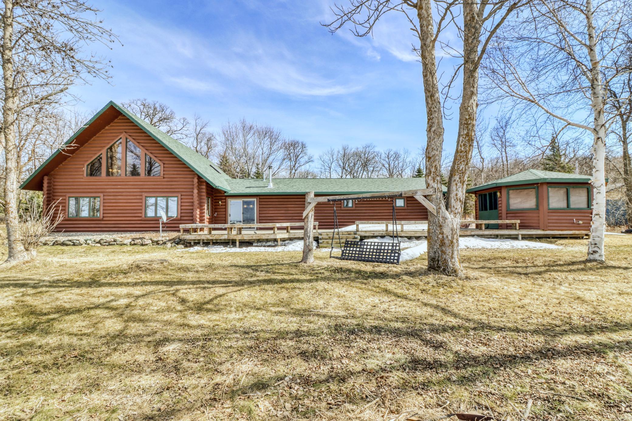 1992 single family home for sale at 21748 E Height Of Land Drive in Detroit Lakes, MN — 4 bed, 2 bath (photo 2 of 65)