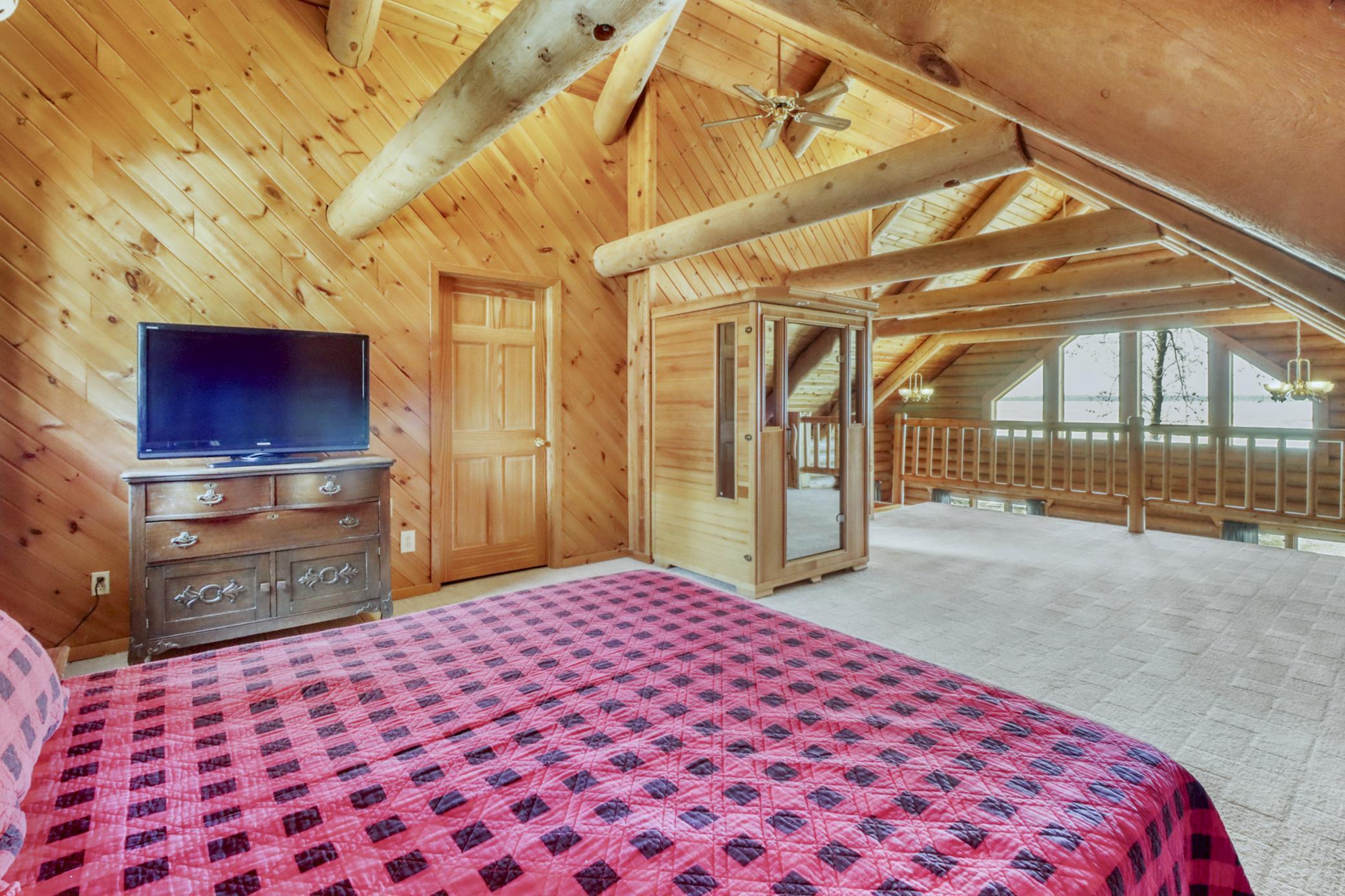 1992 single family home for sale at 21748 E Height Of Land Drive in Detroit Lakes, MN — 4 bed, 2 bath (photo 23 of 65)