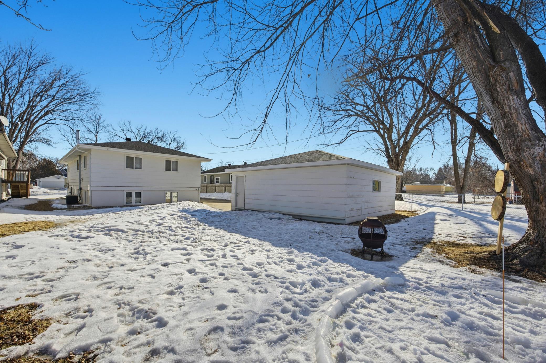 1405 16th Street S, Fargo ND 58103 - Photo 2 of 25