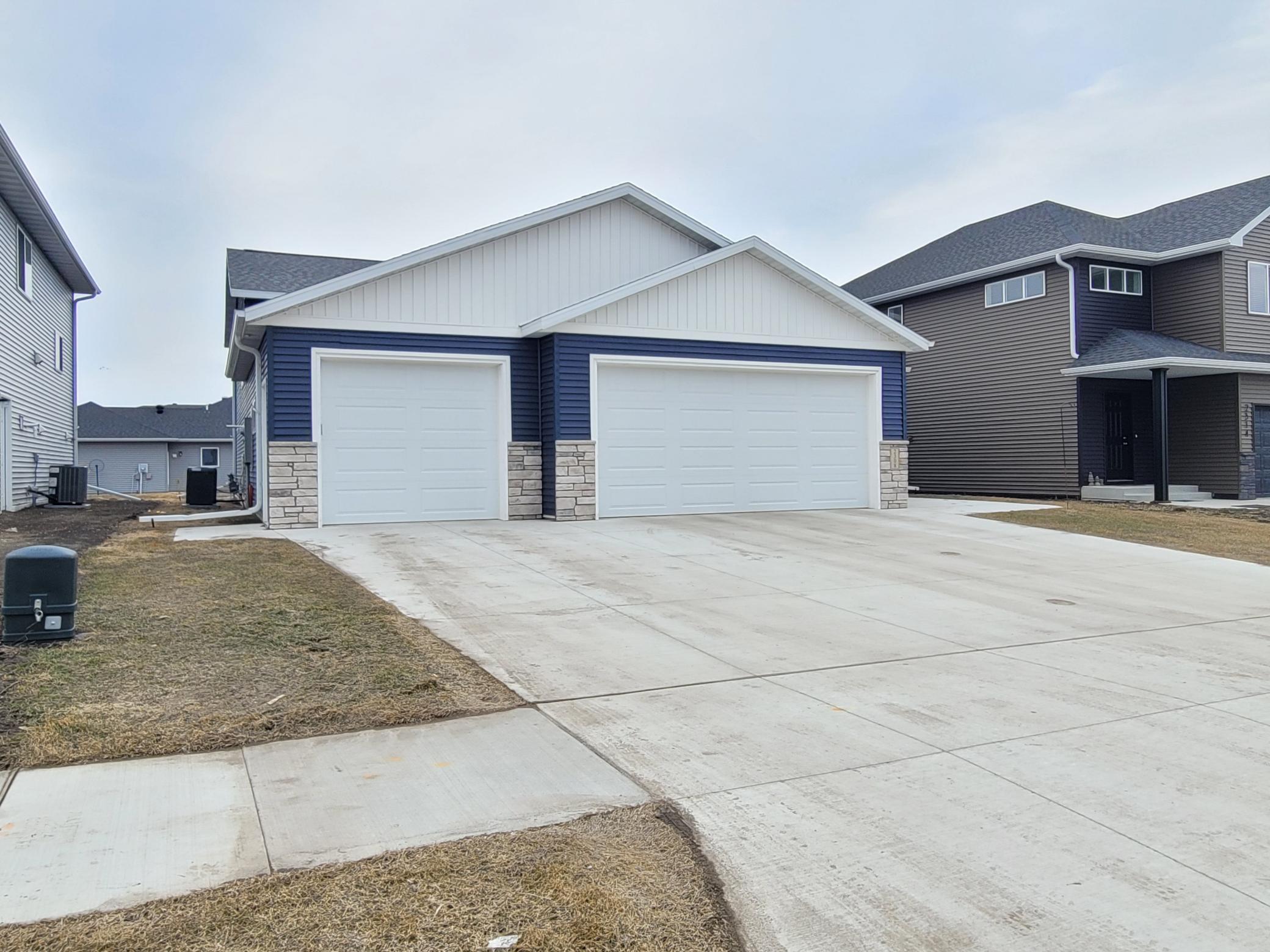 2024 single family home for sale at 2308 36th Avenue S in Moorhead, MN — 4 bed, 2 bath (photo 3 of 31)