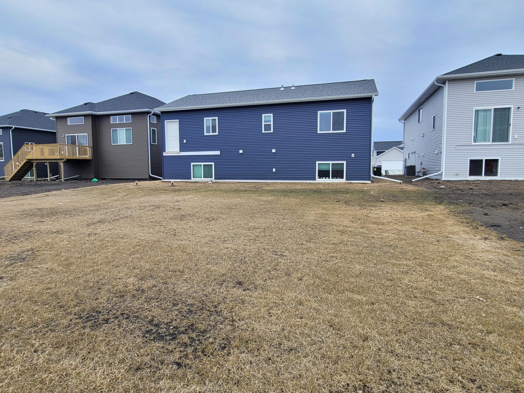 2024 single family home for sale at 2308 36th Avenue S in Moorhead, MN — 4 bed, 2 bath (photo 5 of 31)
