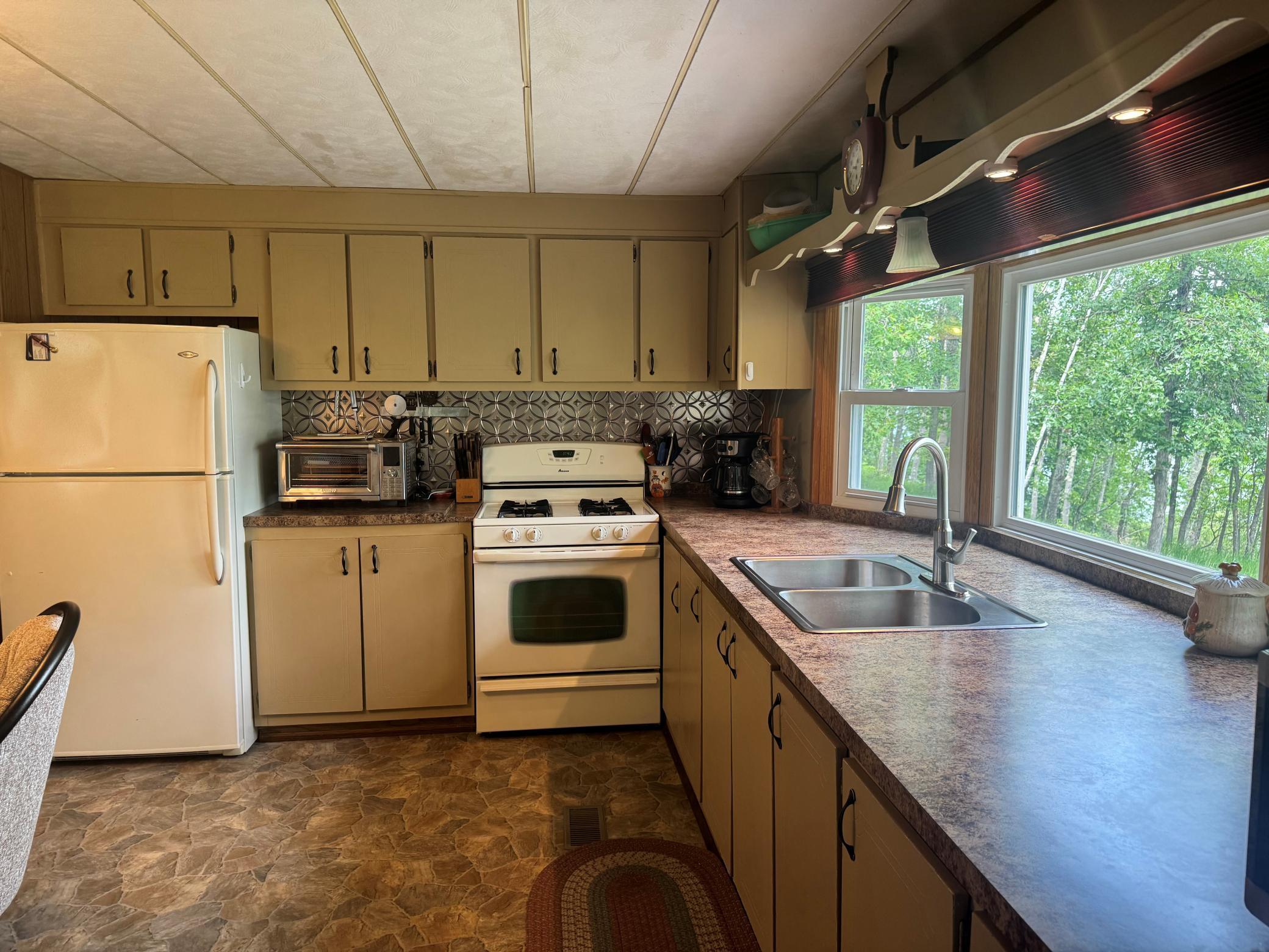 1974 single family home for sale at 1707 Crosby Court SE, Unit 10 in Bemidji, MN — 2 bed, 1 bath (photo 10 of 32)