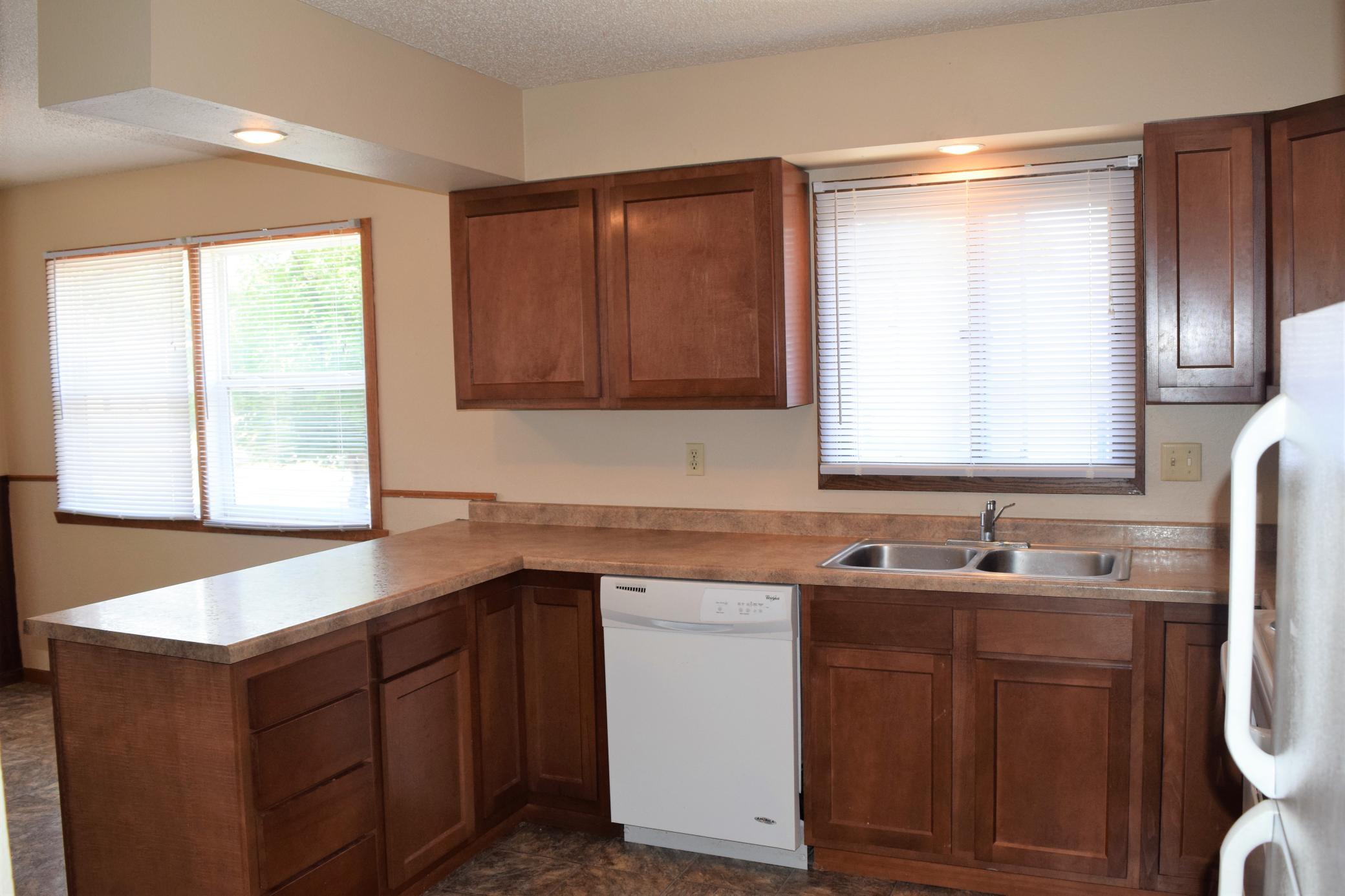 305-307 S 23rd Street S, Fargo ND 58103 - Photo 5 of 26
