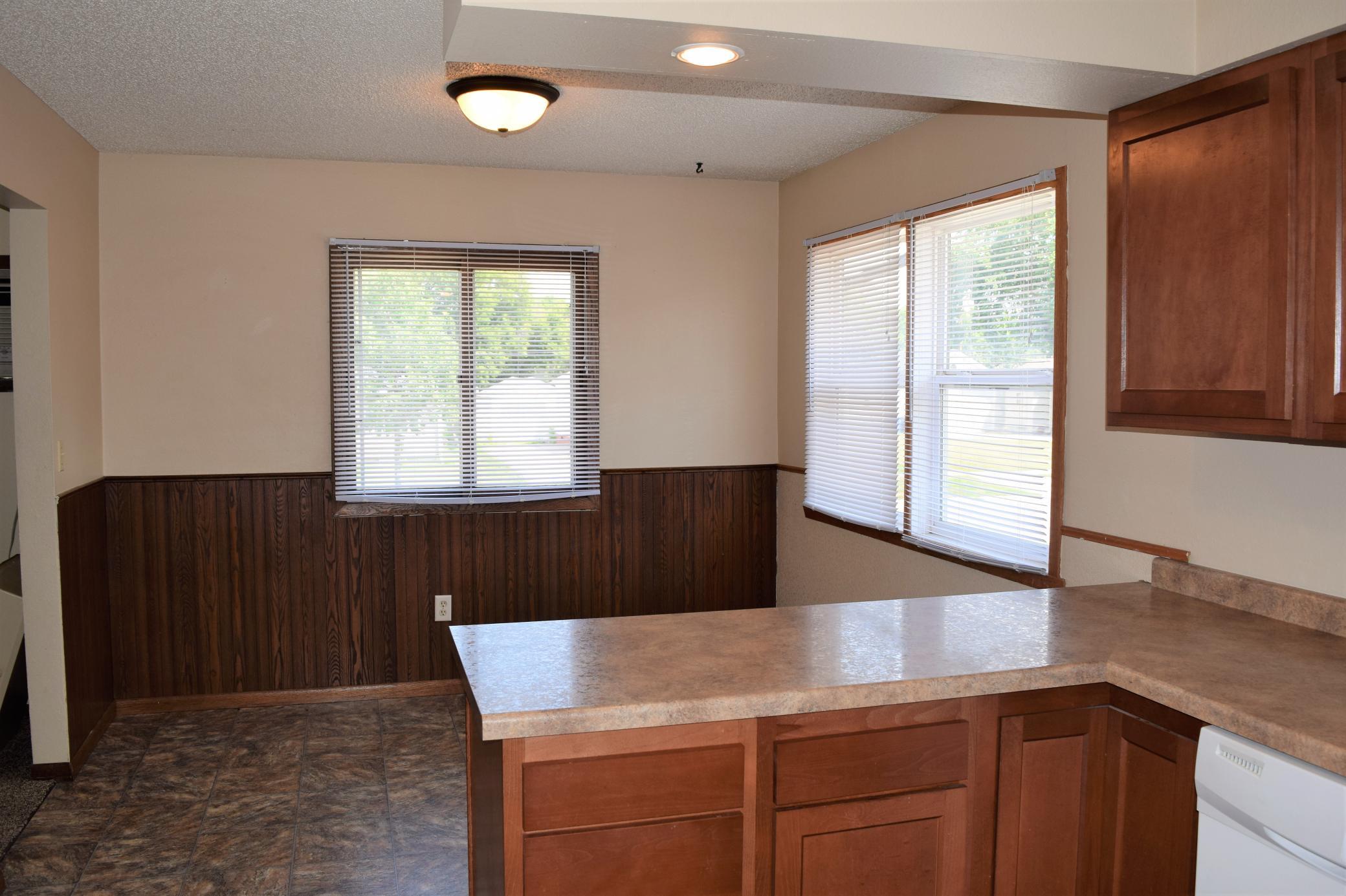 305-307 S 23rd Street S, Fargo ND 58103 - Photo 6 of 26