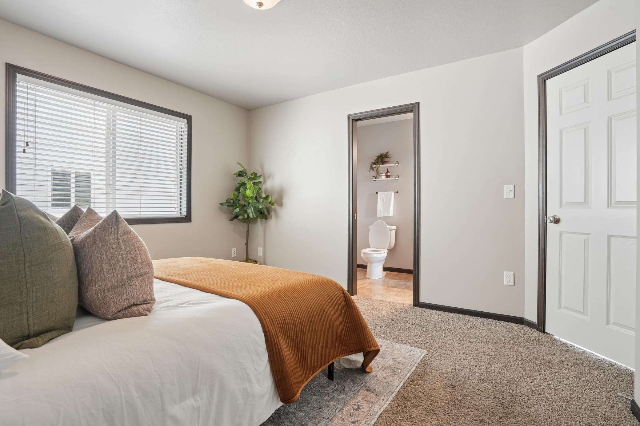 2015 single family home for sale at 5594 Justice Drive S in Fargo, ND — 4 bed, 2 bath (photo 13 of 25)