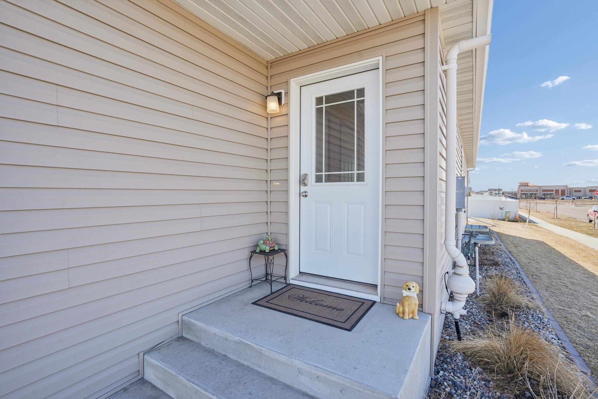 2015 single family home for sale at 5594 Justice Drive S in Fargo, ND — 4 bed, 2 bath (photo 3 of 25)