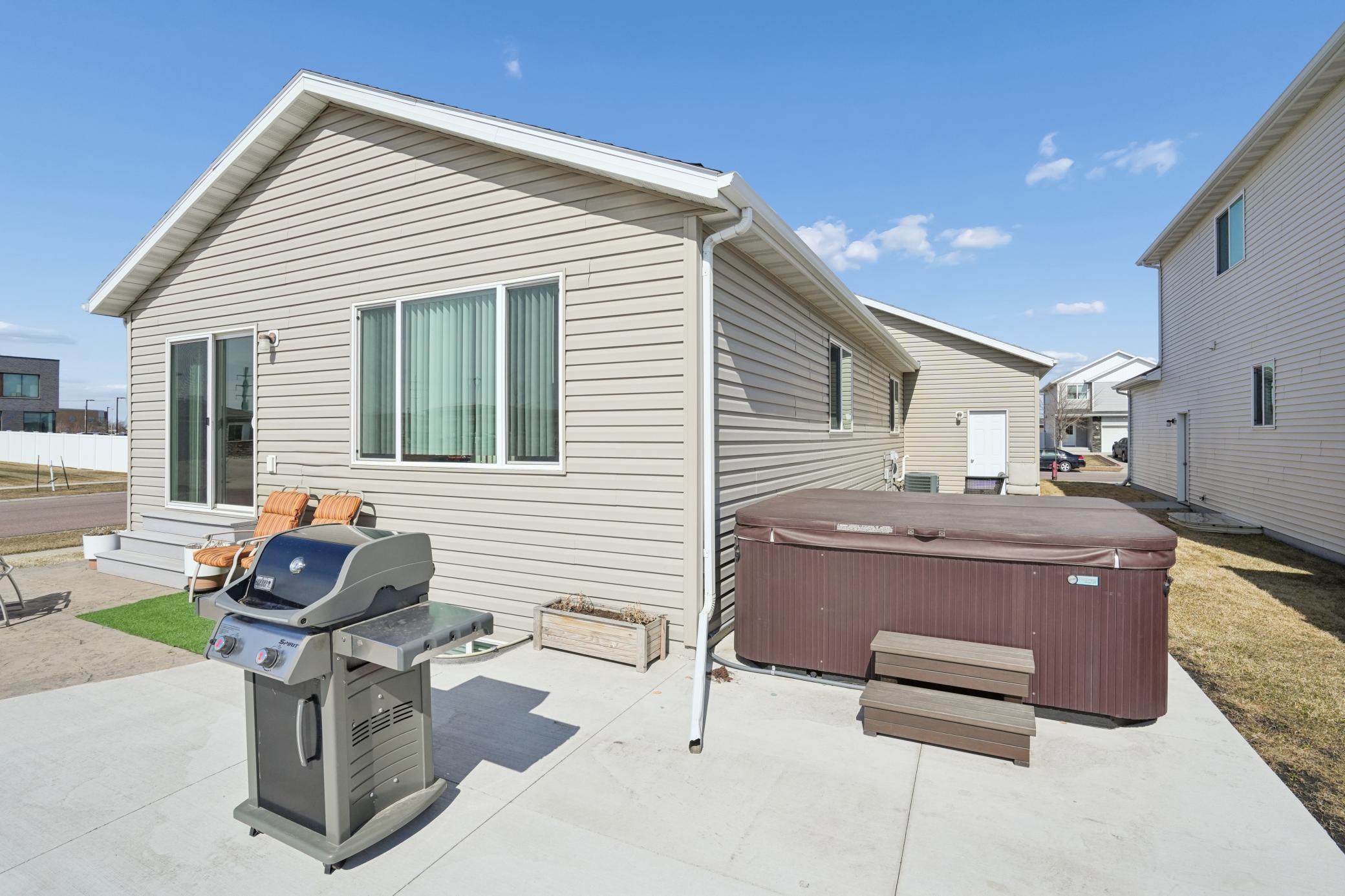 2015 single family home for sale at 5594 Justice Drive S in Fargo, ND — 4 bed, 2 bath (photo 21 of 25)